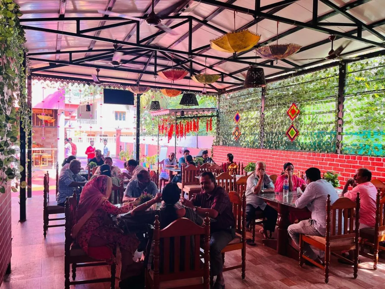 Restaurant/places to eat in Raj Samudra Hotel and Spa