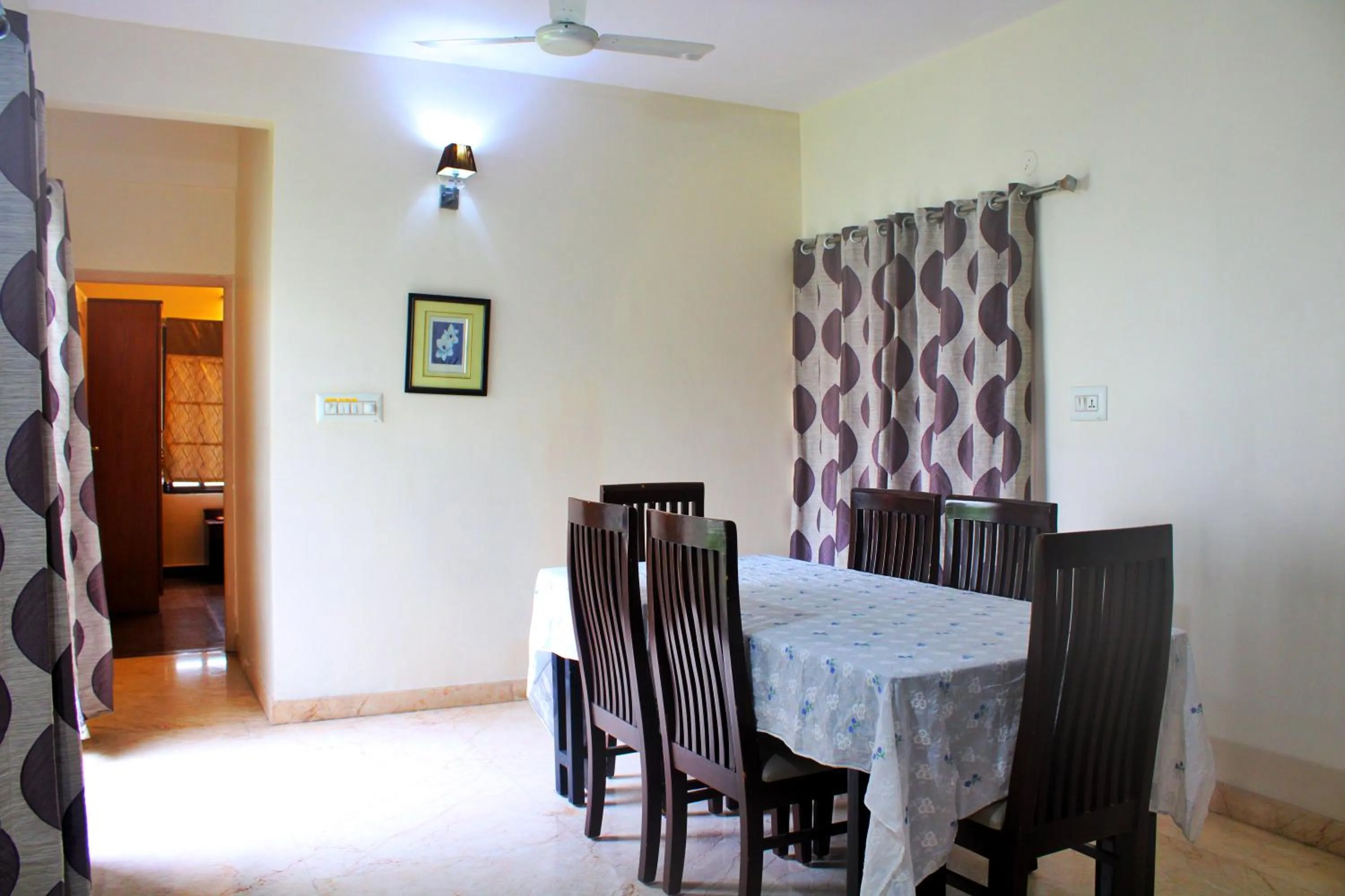 Dining area in Mystic Felicity Inn
