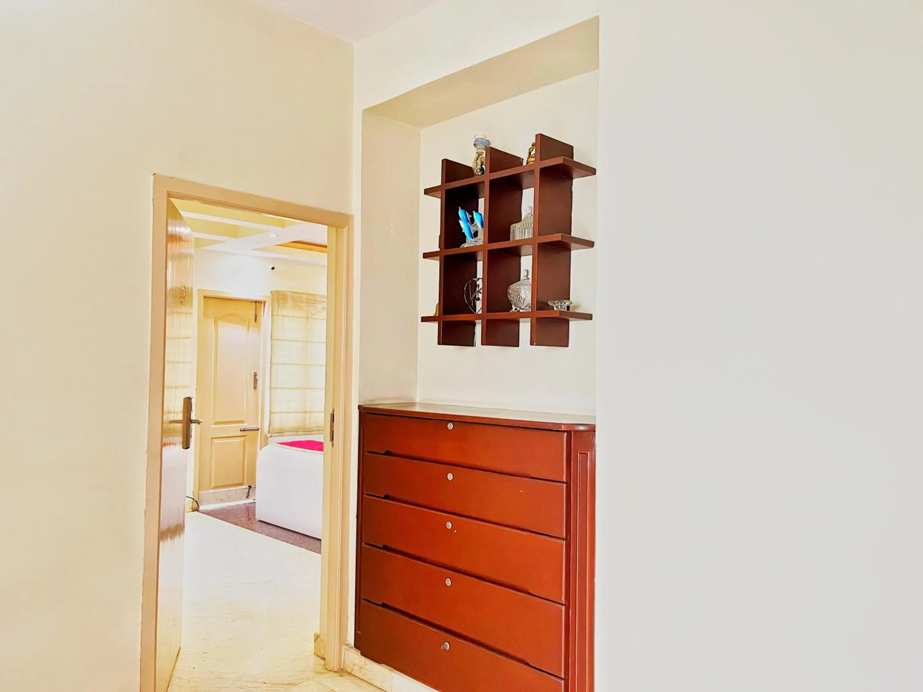 Living room, Bed in Mystic Felicity Inn