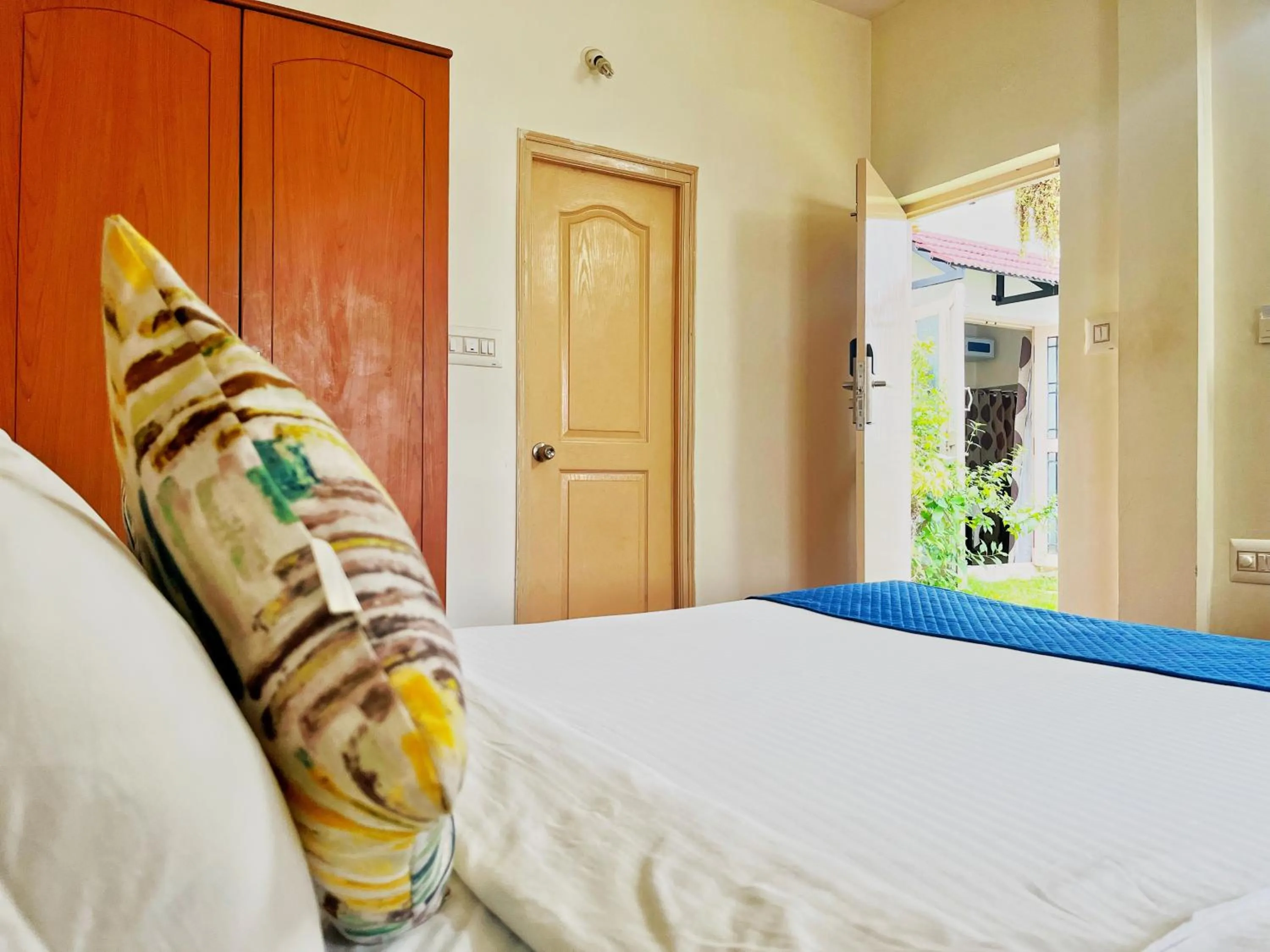 Bed in Mystic Felicity Inn