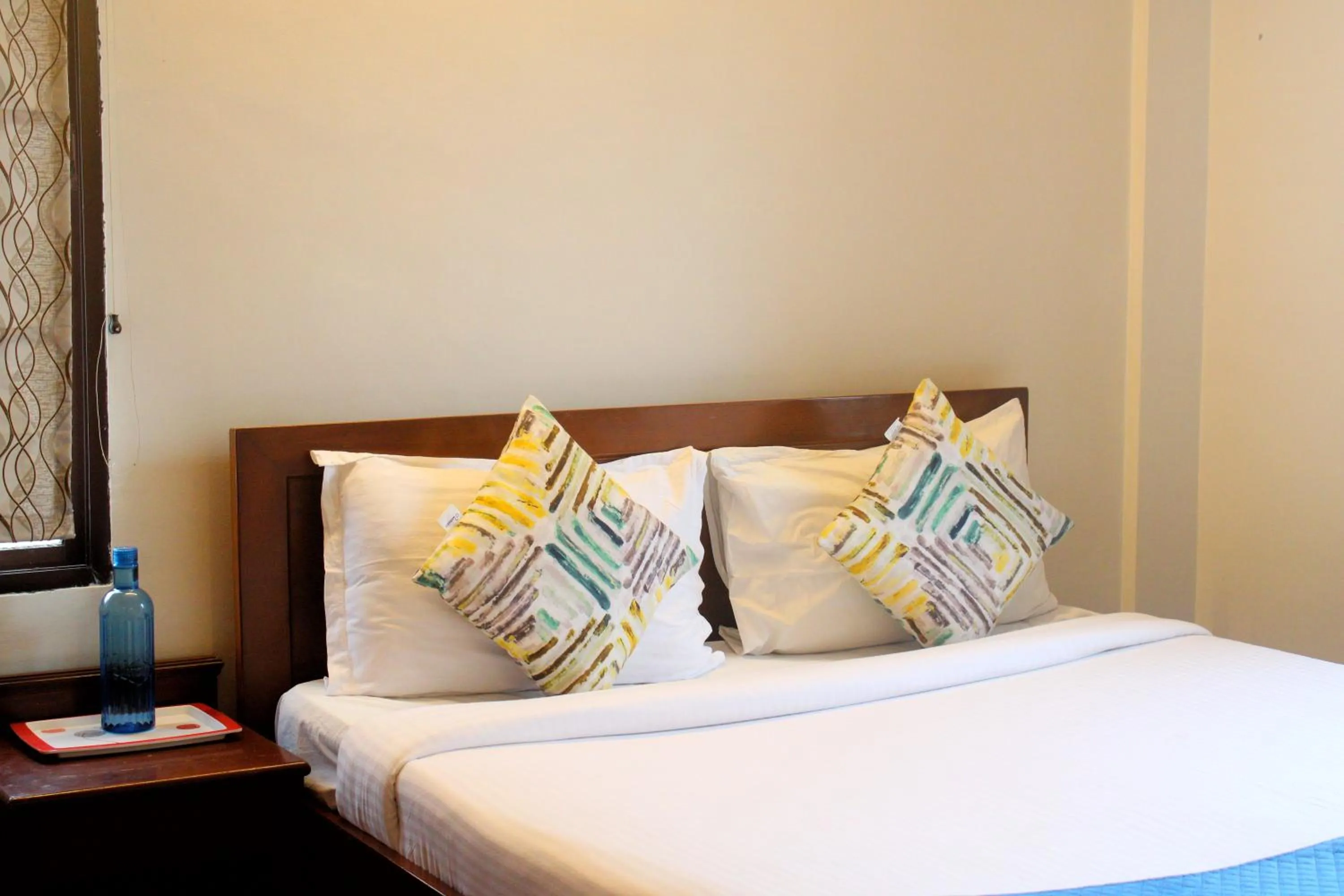 Bed in Mystic Felicity Inn