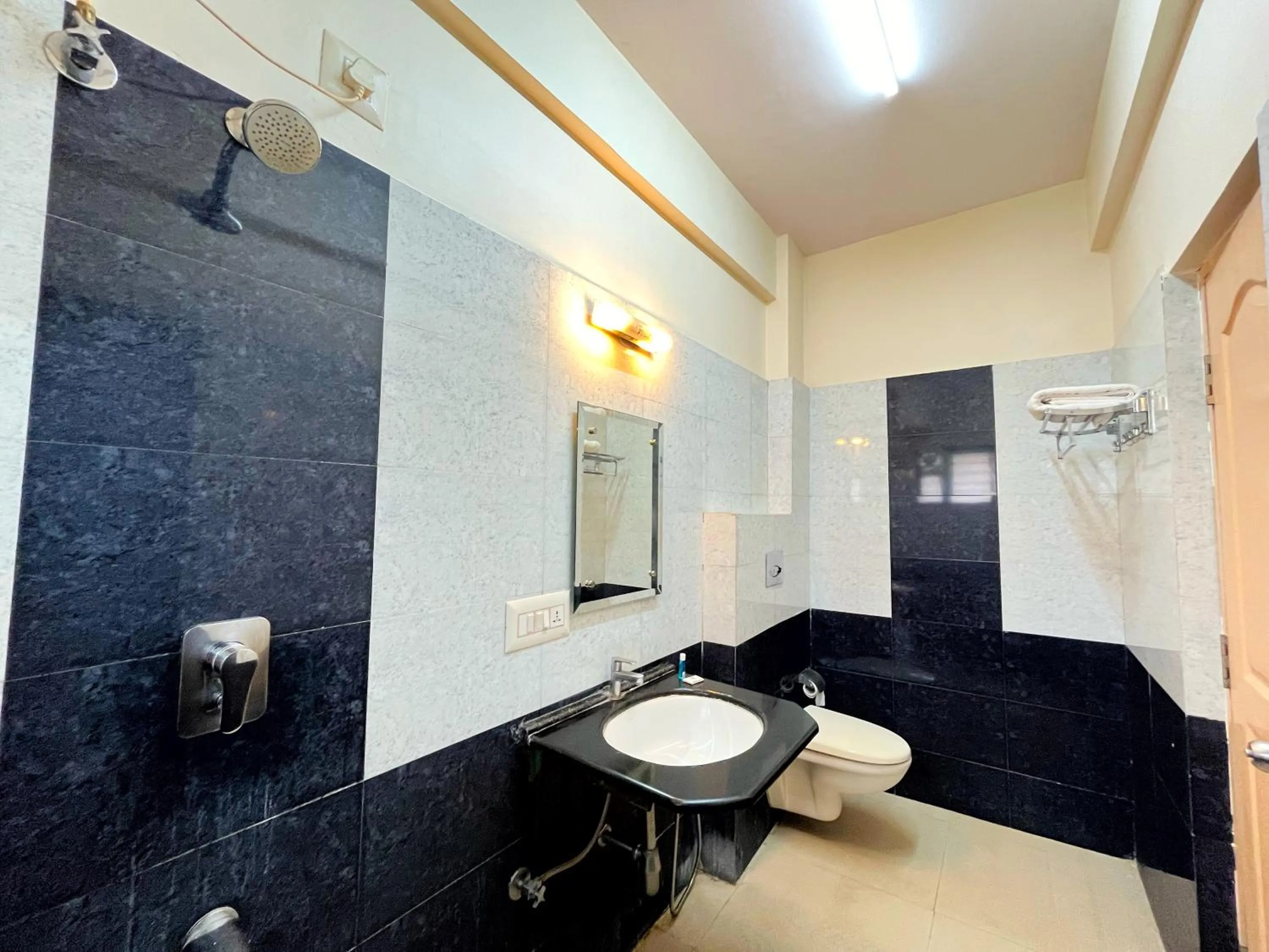 Bathroom in Mystic Felicity Inn