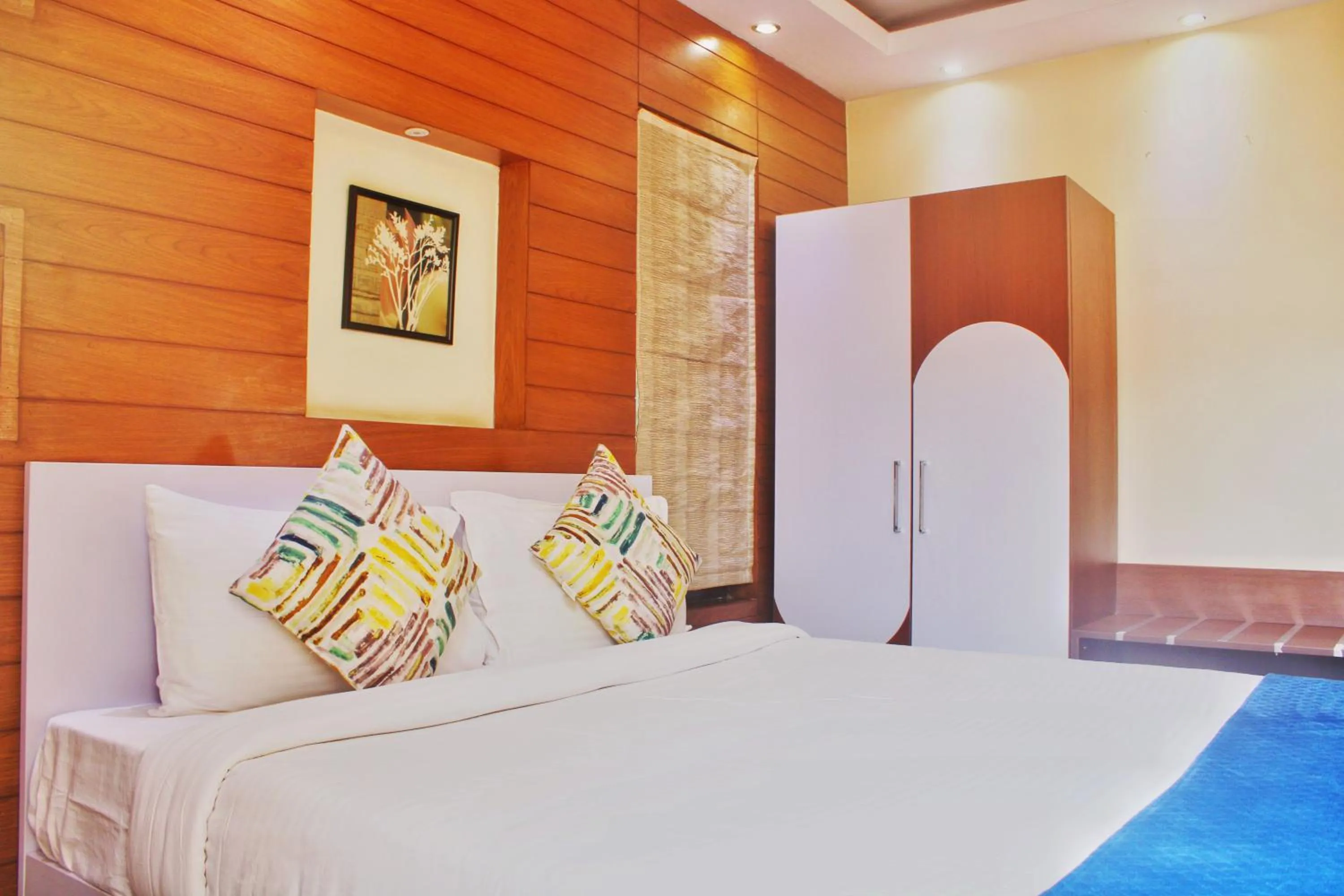 Bed in Mystic Felicity Inn