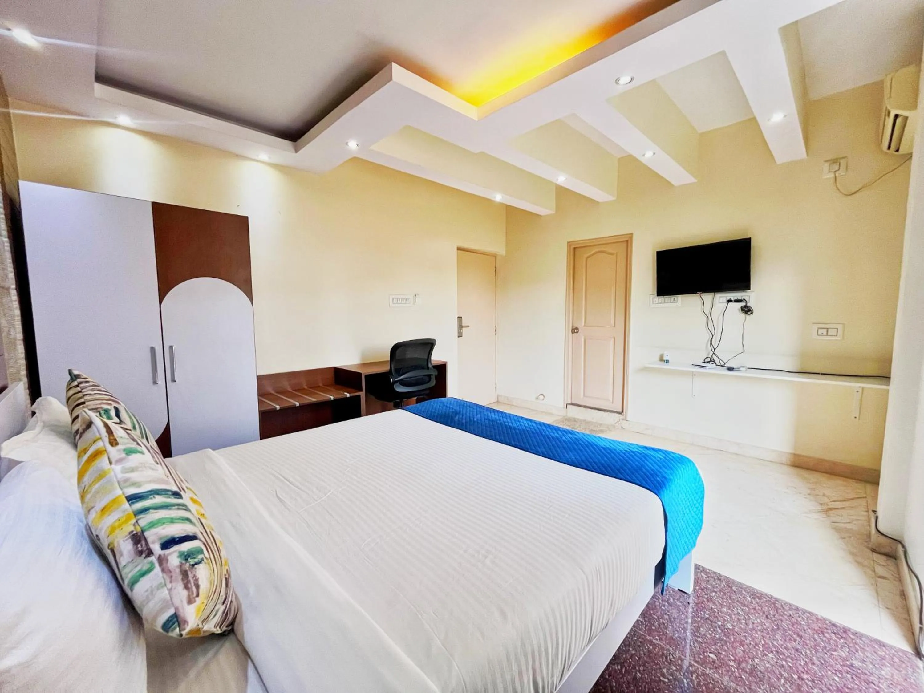 Bed in Mystic Felicity Inn