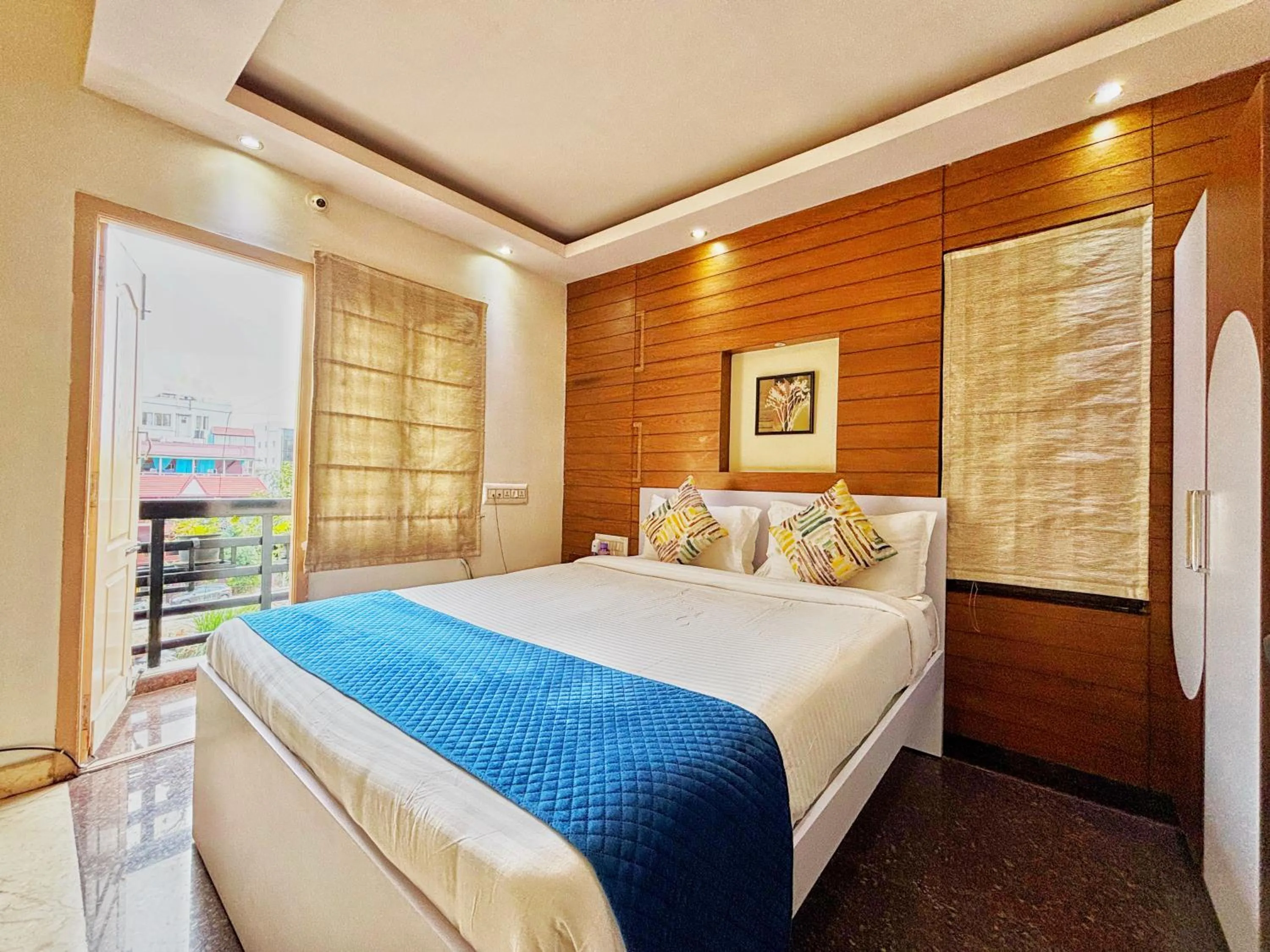 Bed in Mystic Felicity Inn