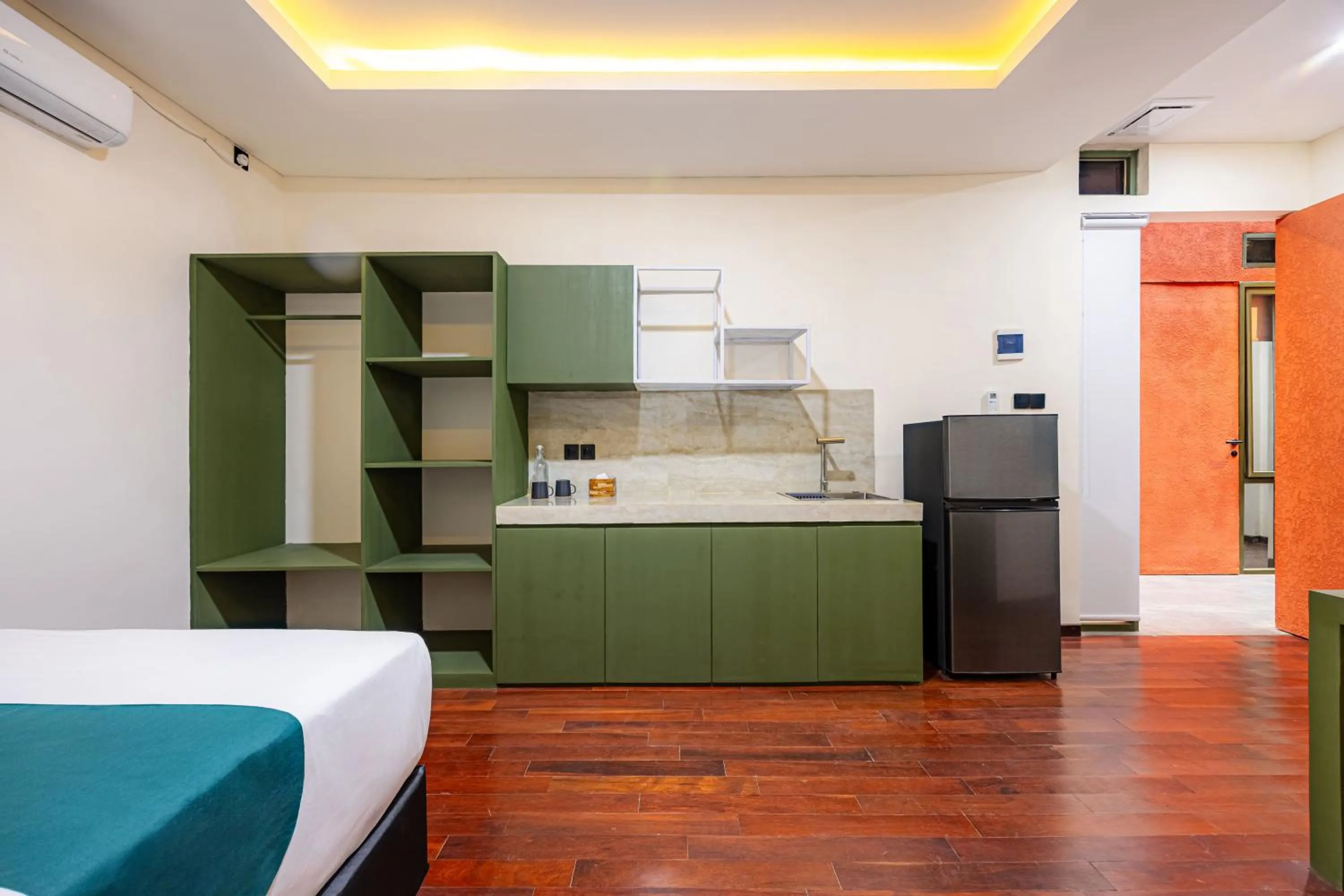 Bedroom, Bed in Cove The Cave