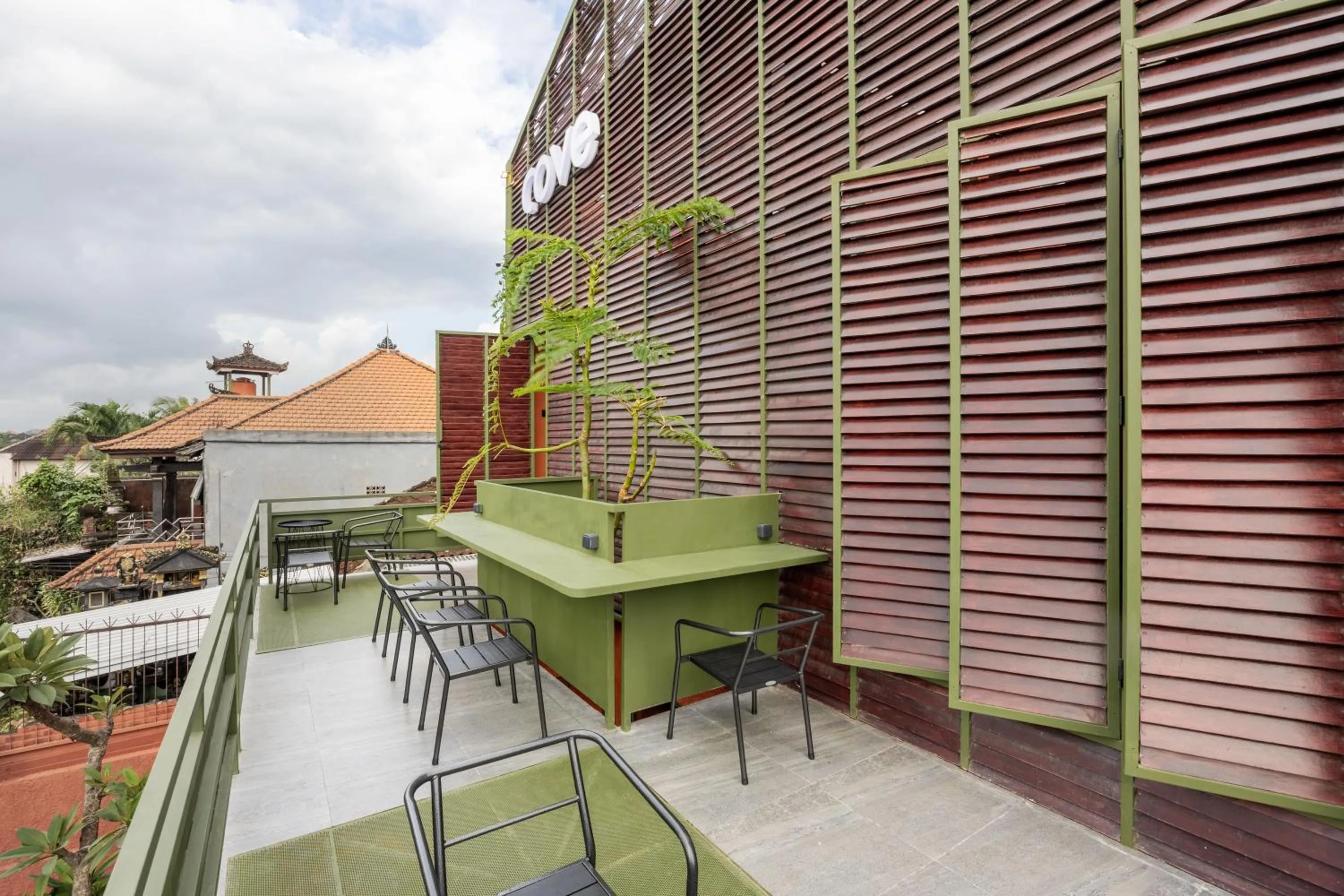 Property building in Cove The Cave