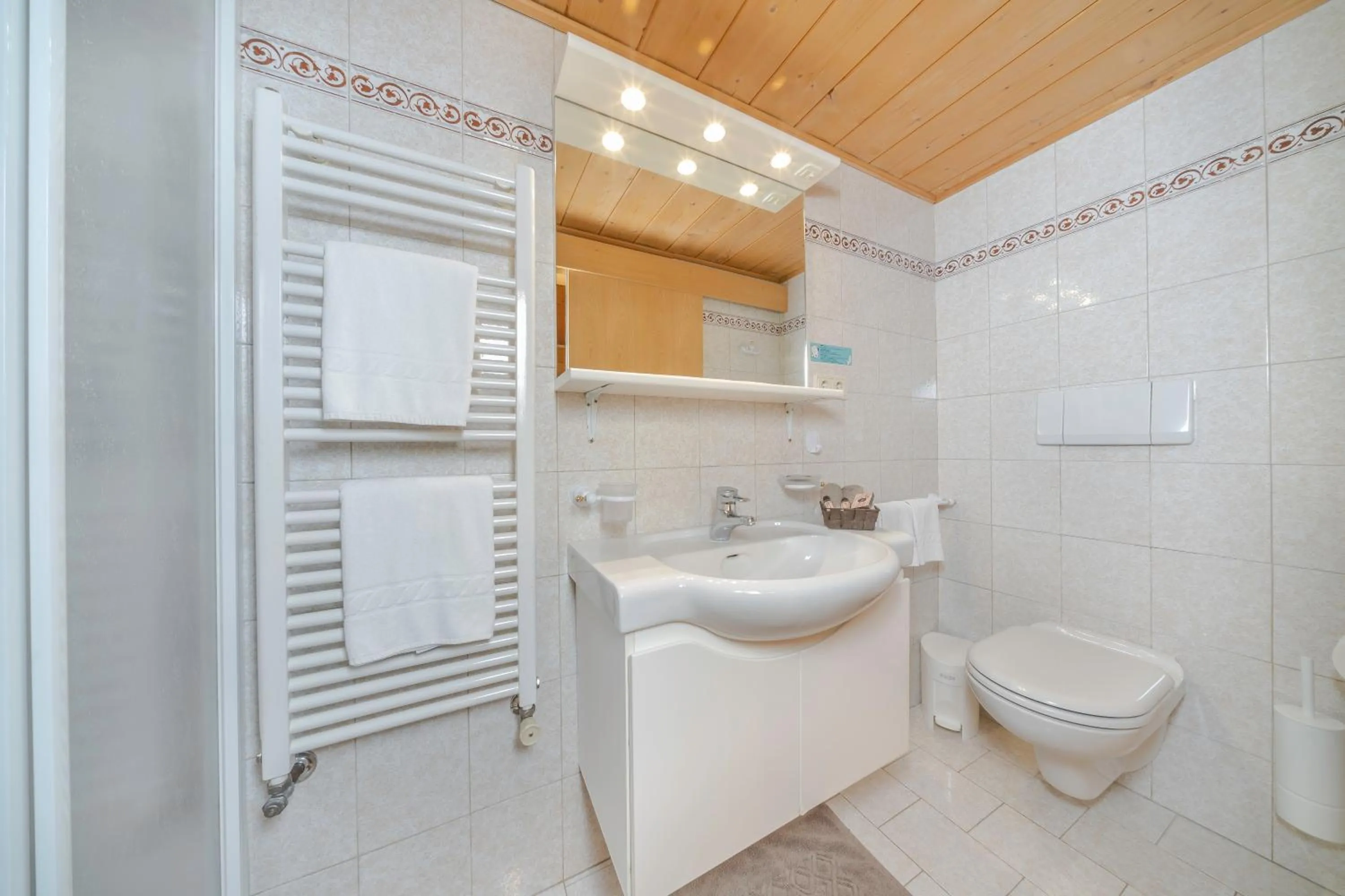 Bathroom in Garni Tramans