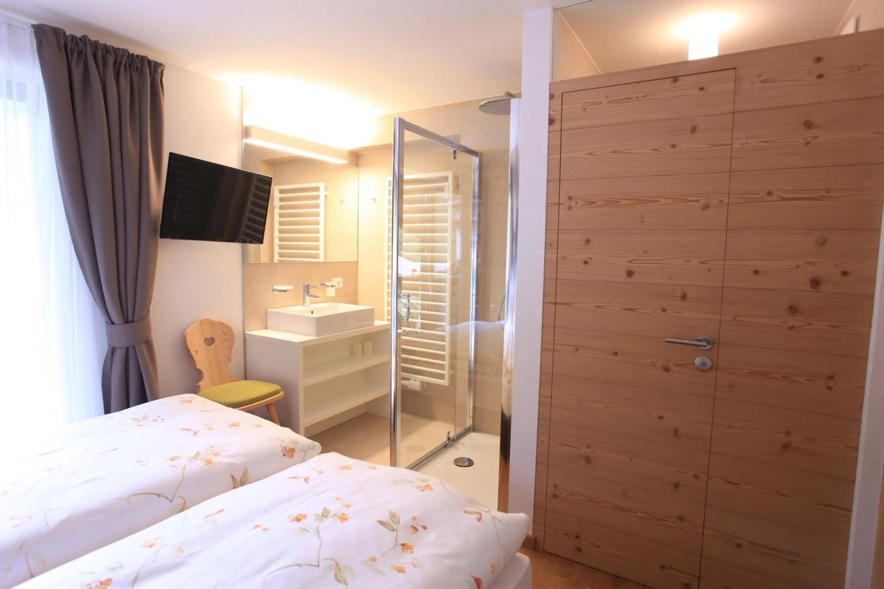 Day, Bed in Garni Tramans