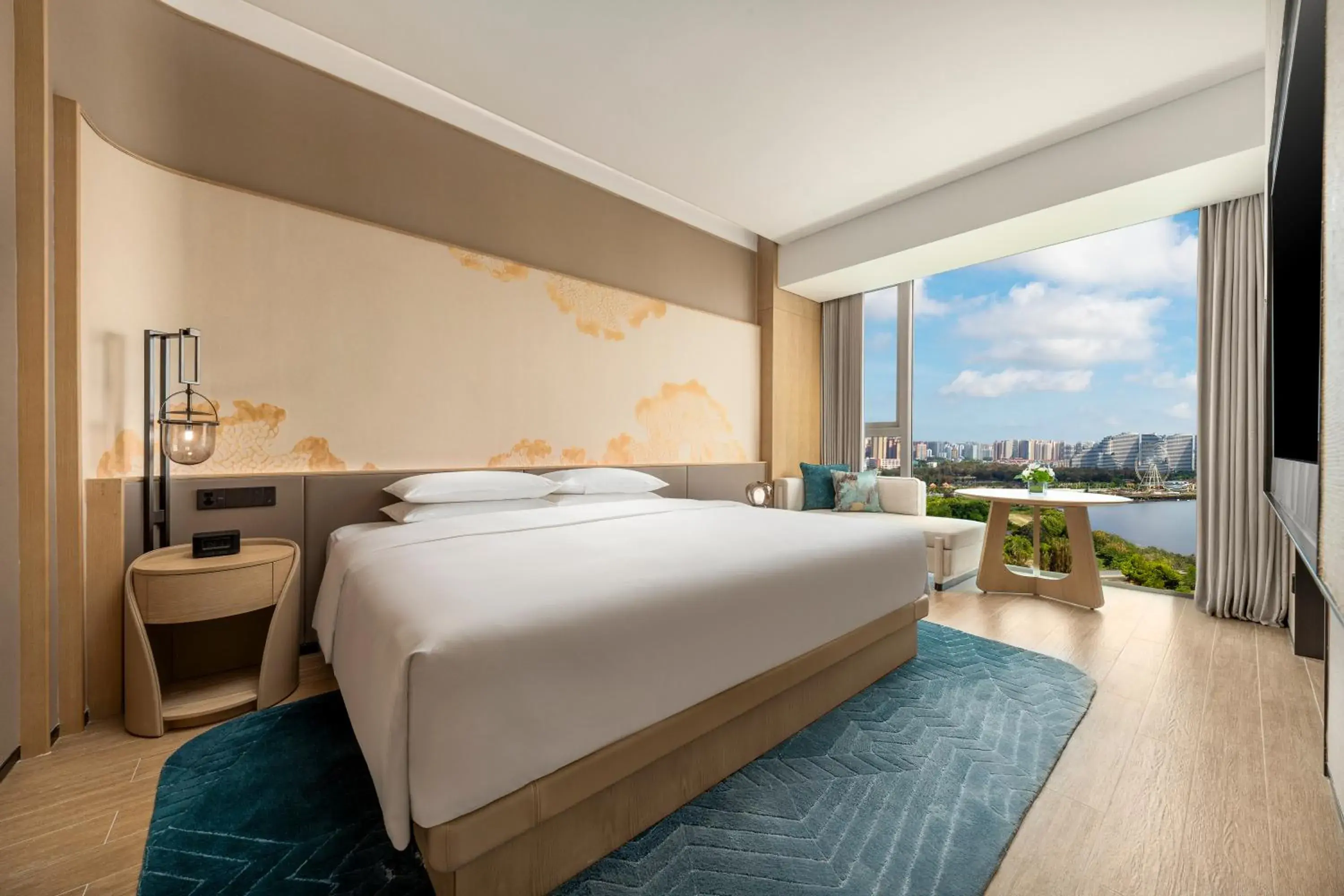 Standard King Room in HUALUXE Beihai Silver Beach Resort by IHG Standard King Room in HUALUXE Beihai Silver Beach Resort by IHG