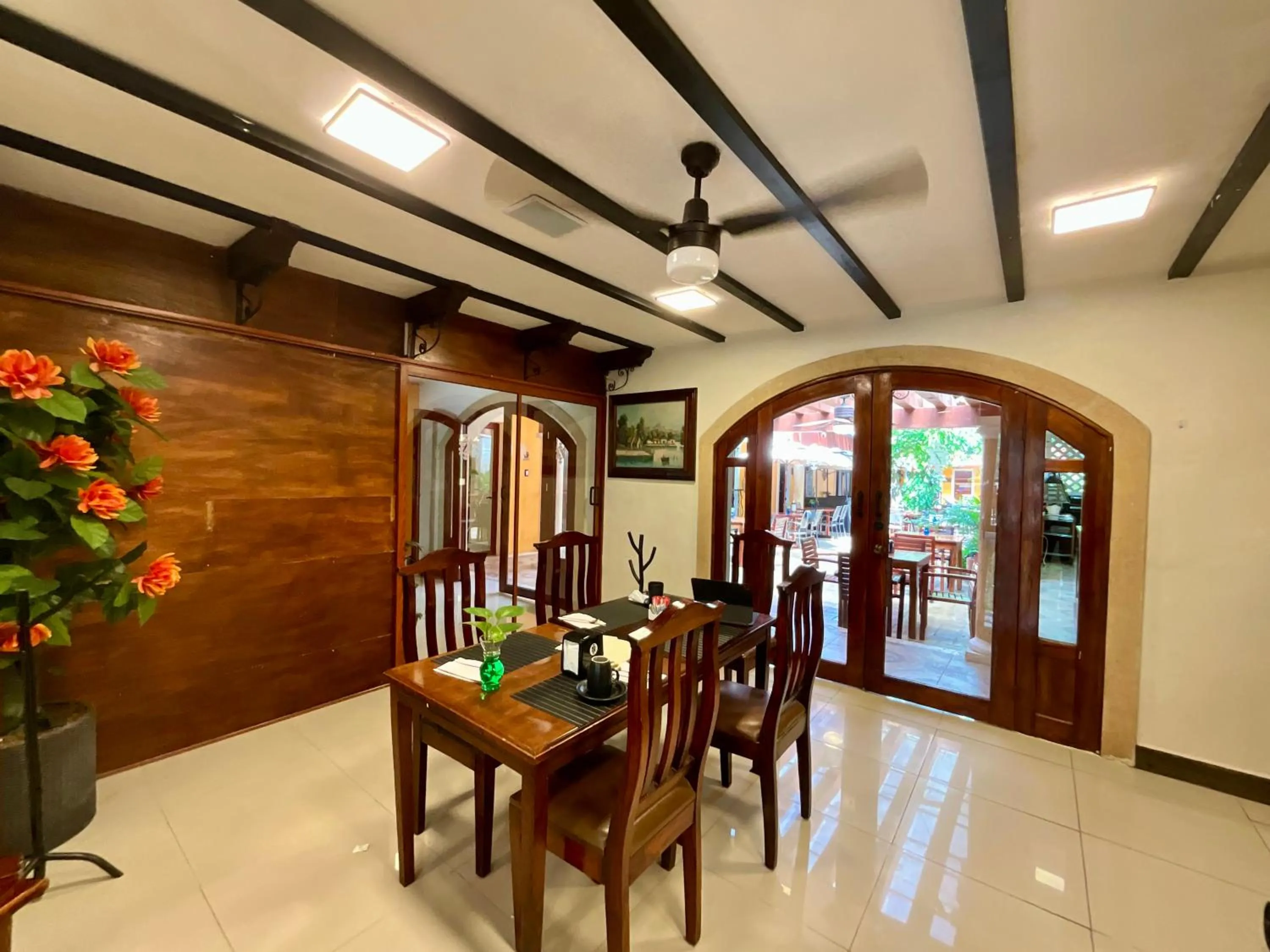 El Zaguán Colonial by GuruHotel