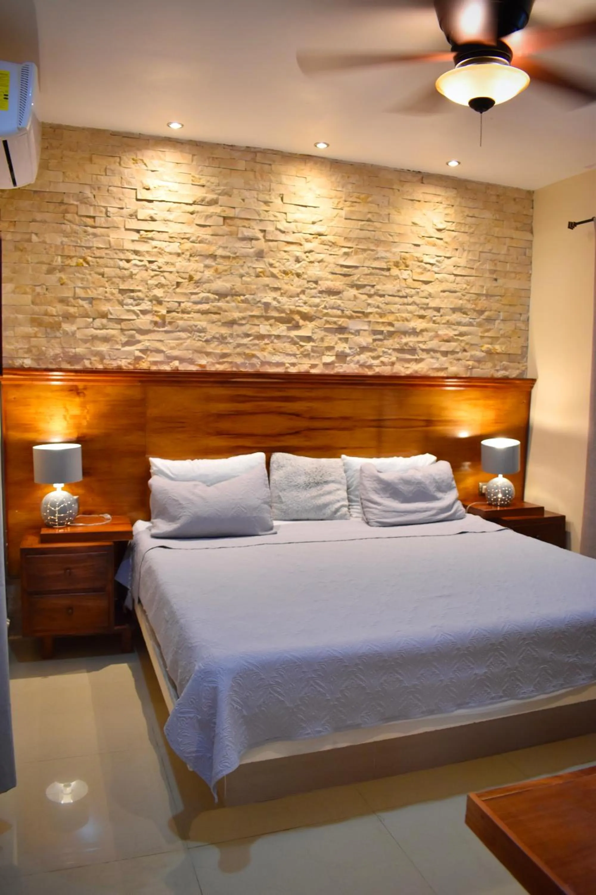 Bed in El Zaguán Colonial by GuruHotel