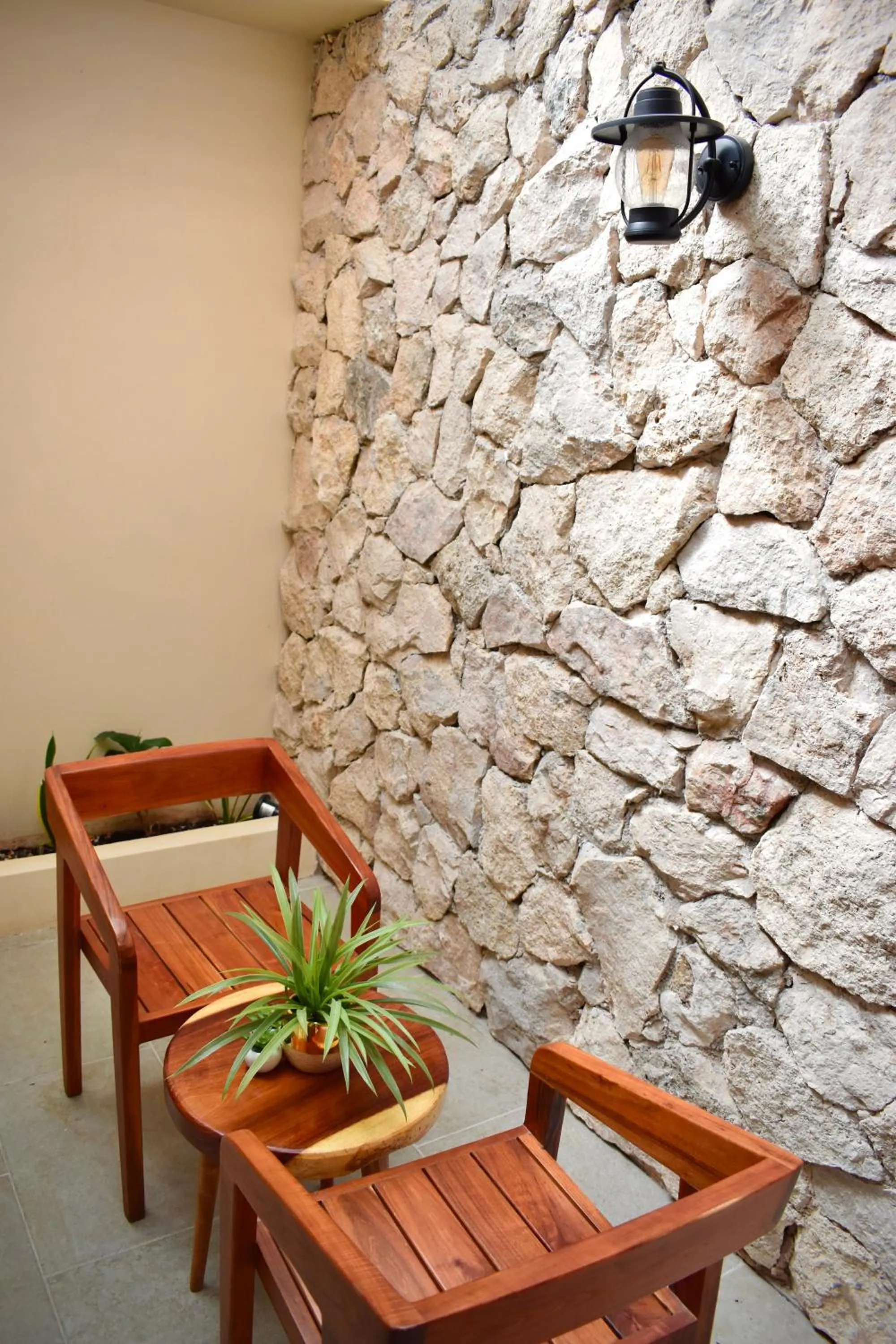 Patio in El Zaguán Colonial by GuruHotel