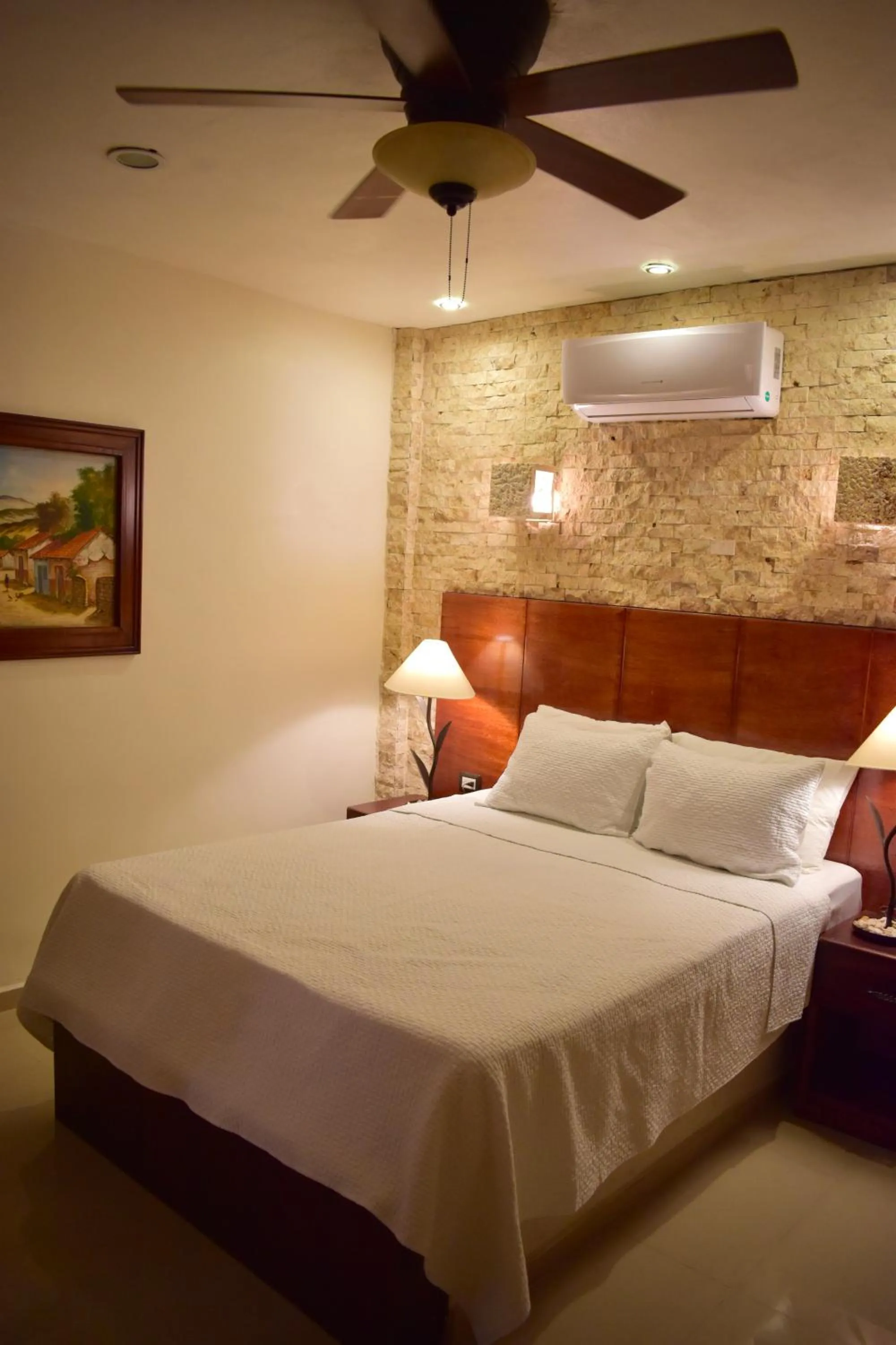 Bed in El Zaguán Colonial by GuruHotel