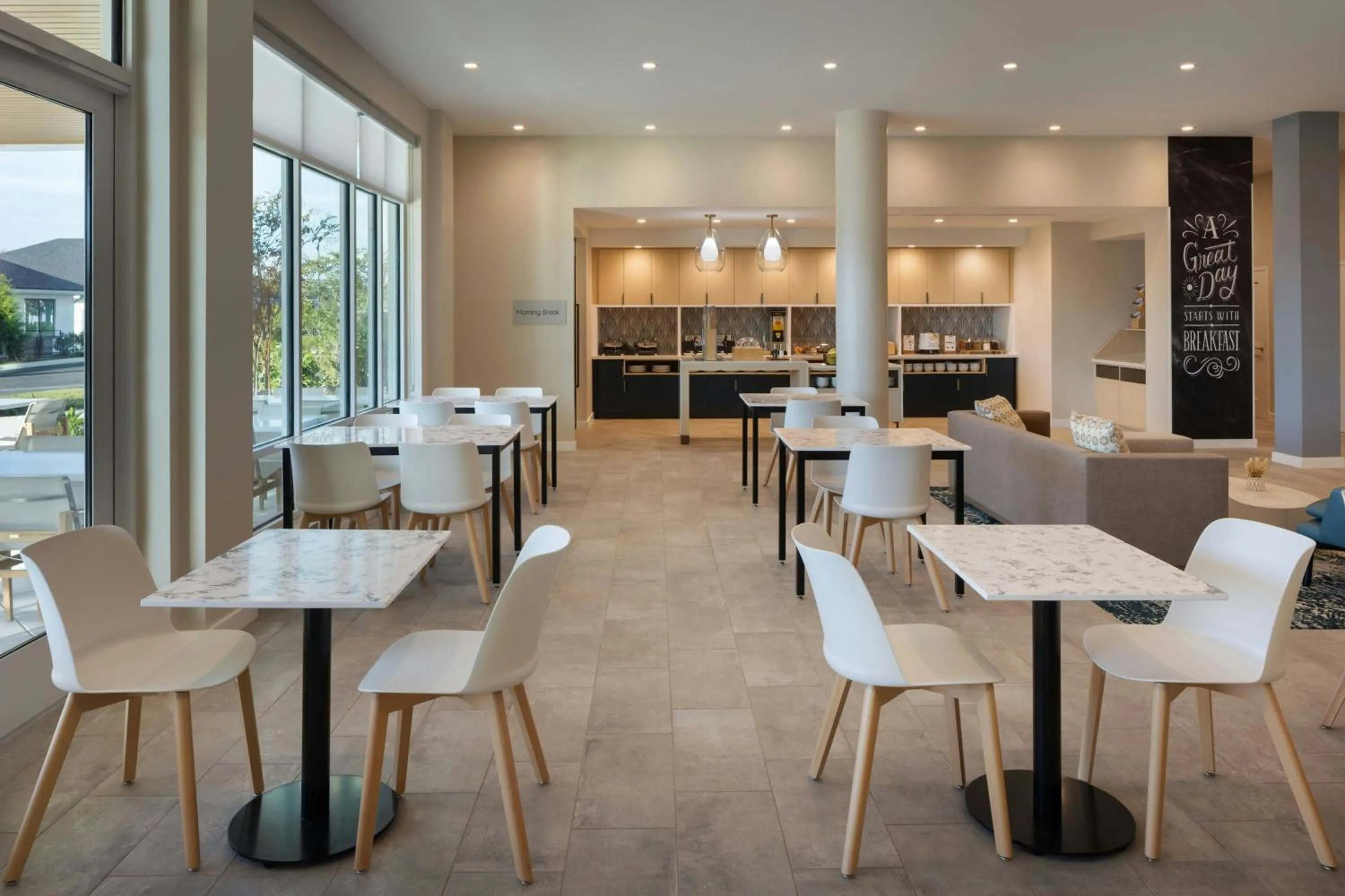 Breakfast in TownePlace Suites by Marriott Middleburg