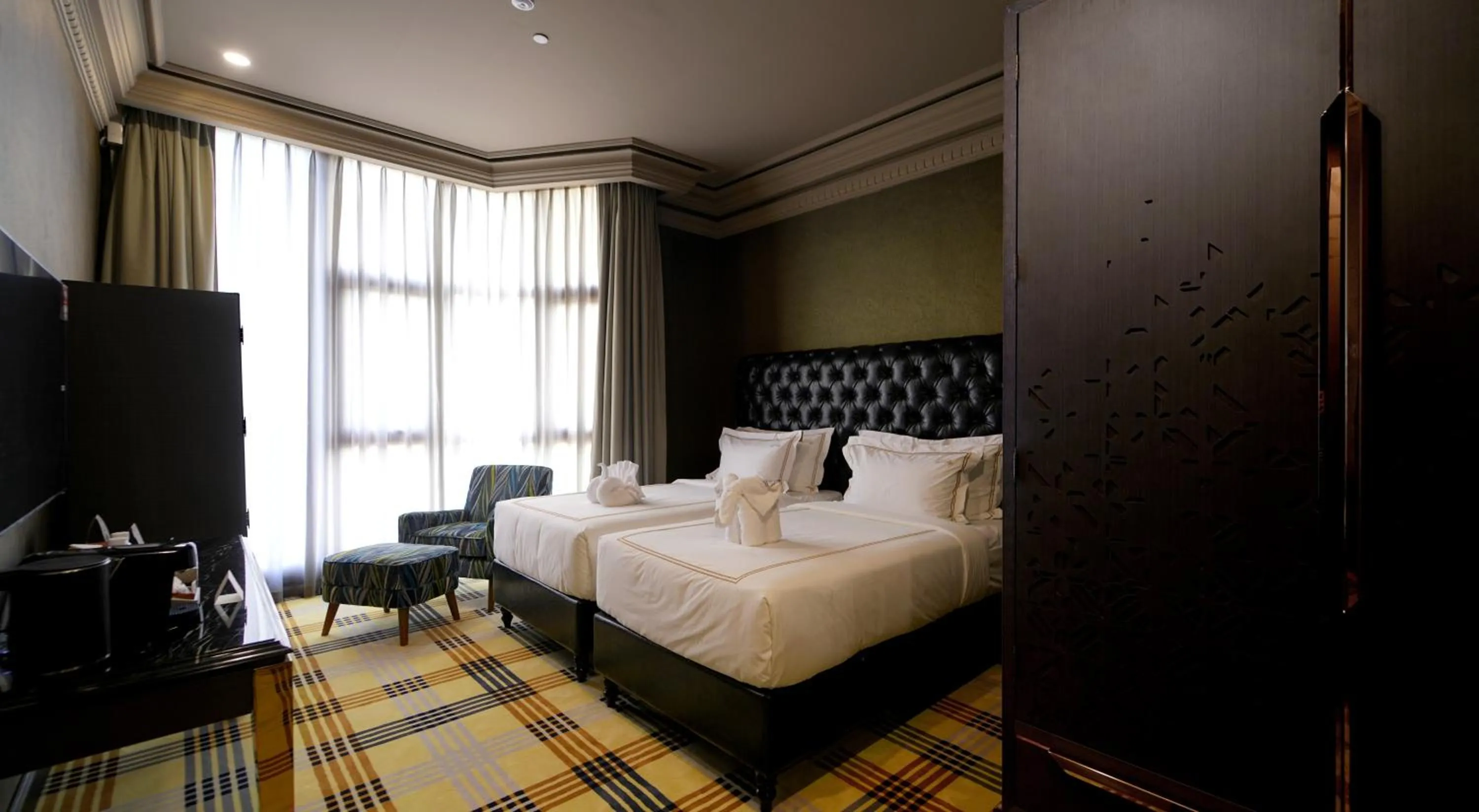 Bedroom, Bed in 1969 D'Kelly Hotel