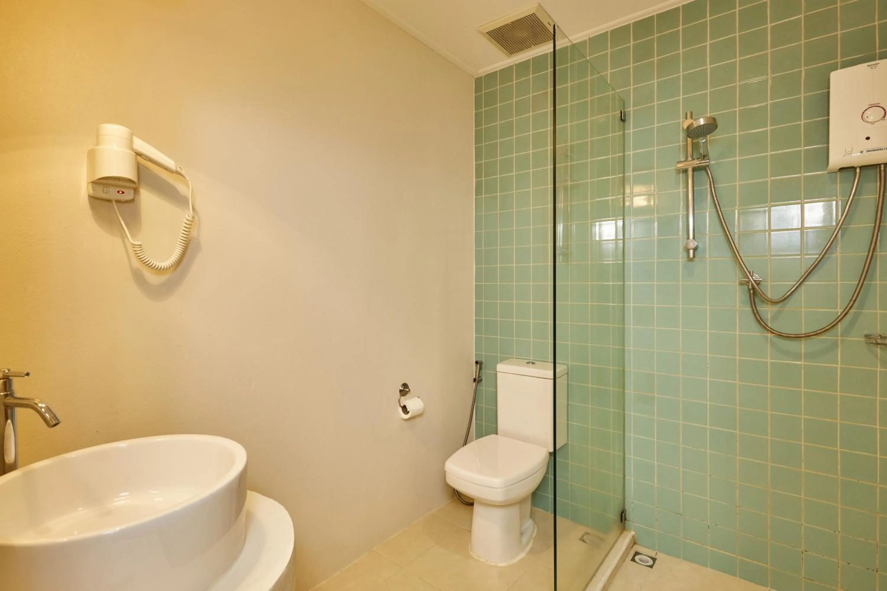 Shower in Talay Hotel and Villa Cha-am