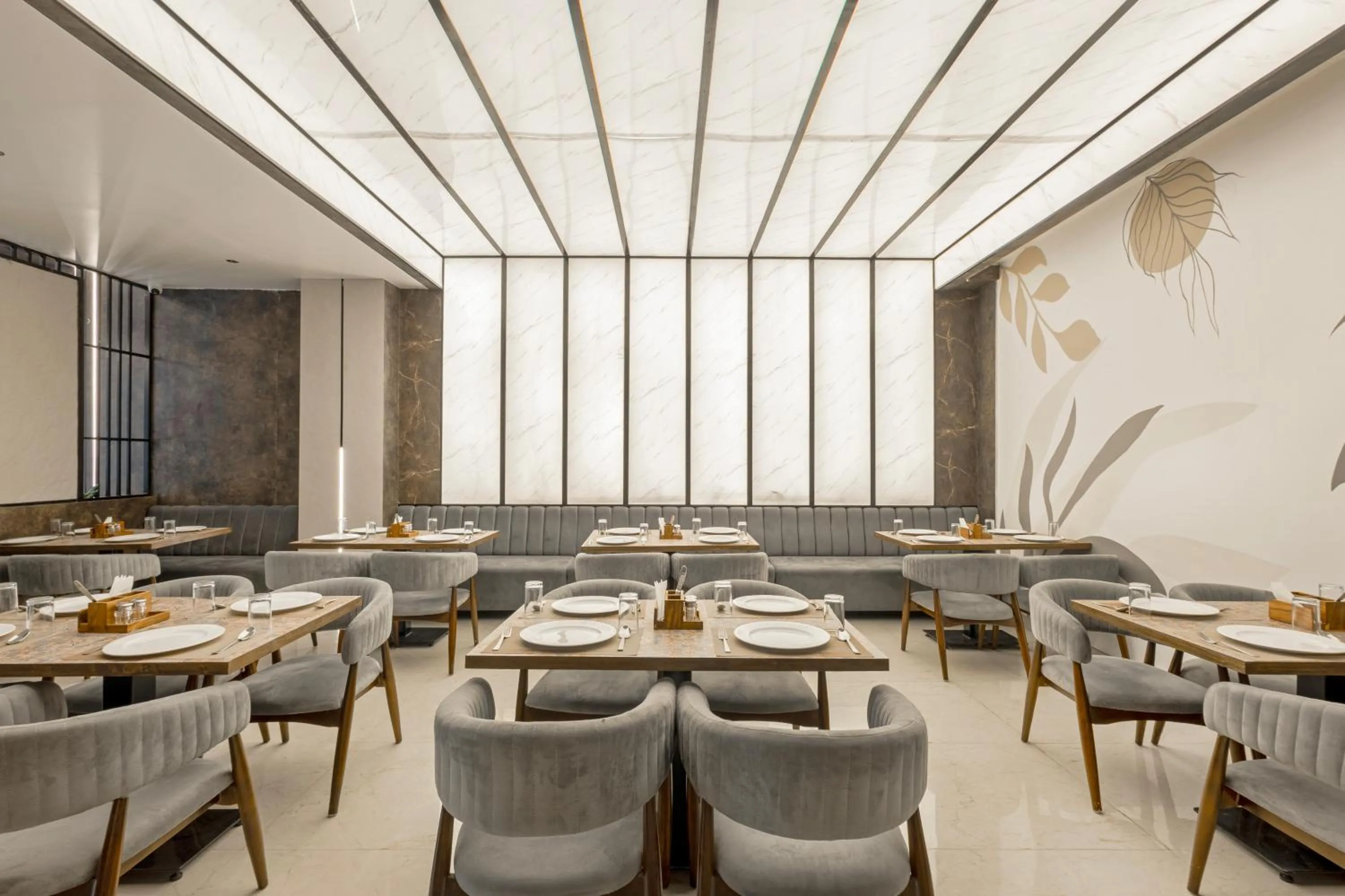 Restaurant/places to eat in ECKO La Maniere Business Hotels