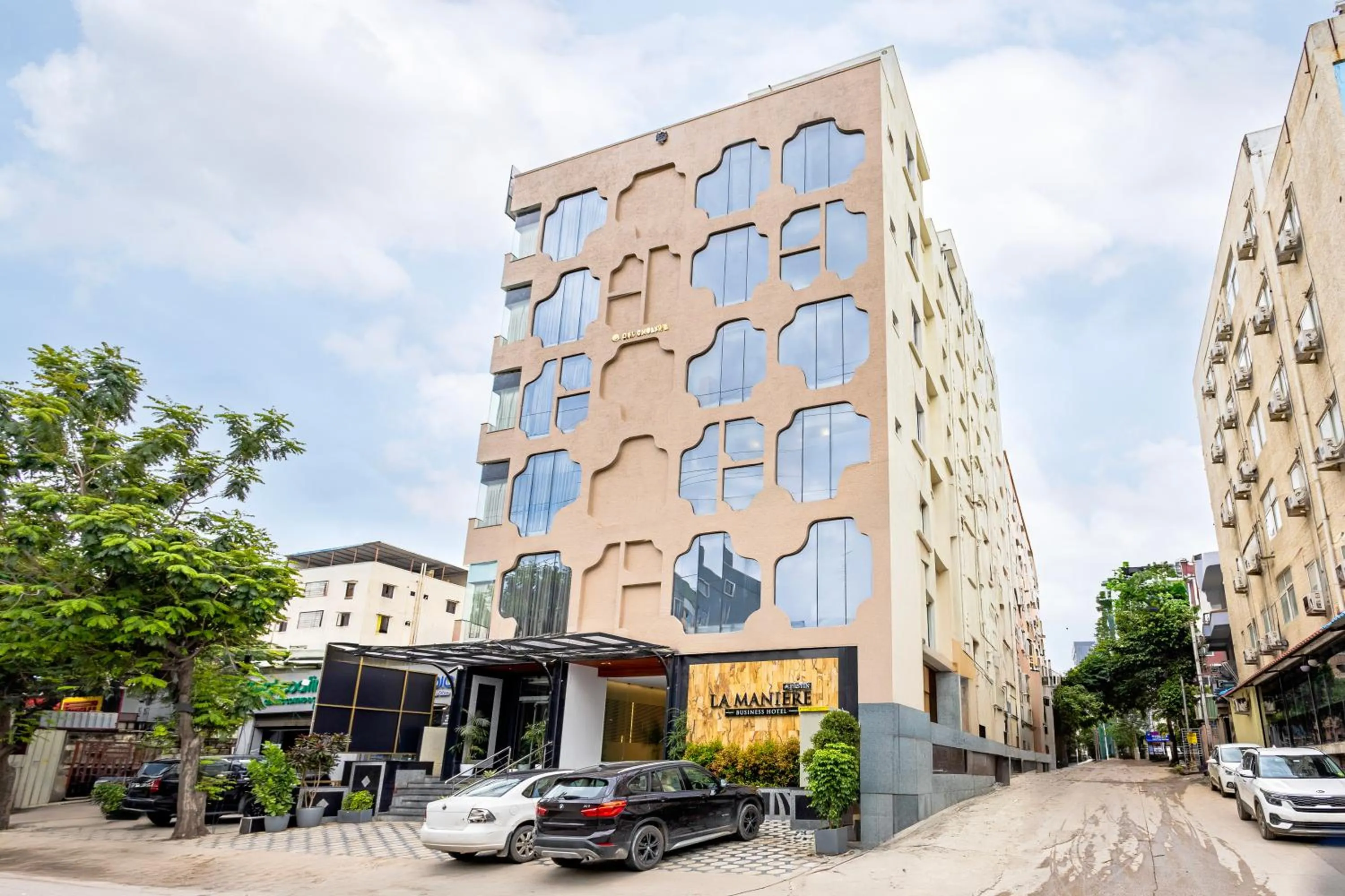 Property building in ECKO La Maniere Business Hotels