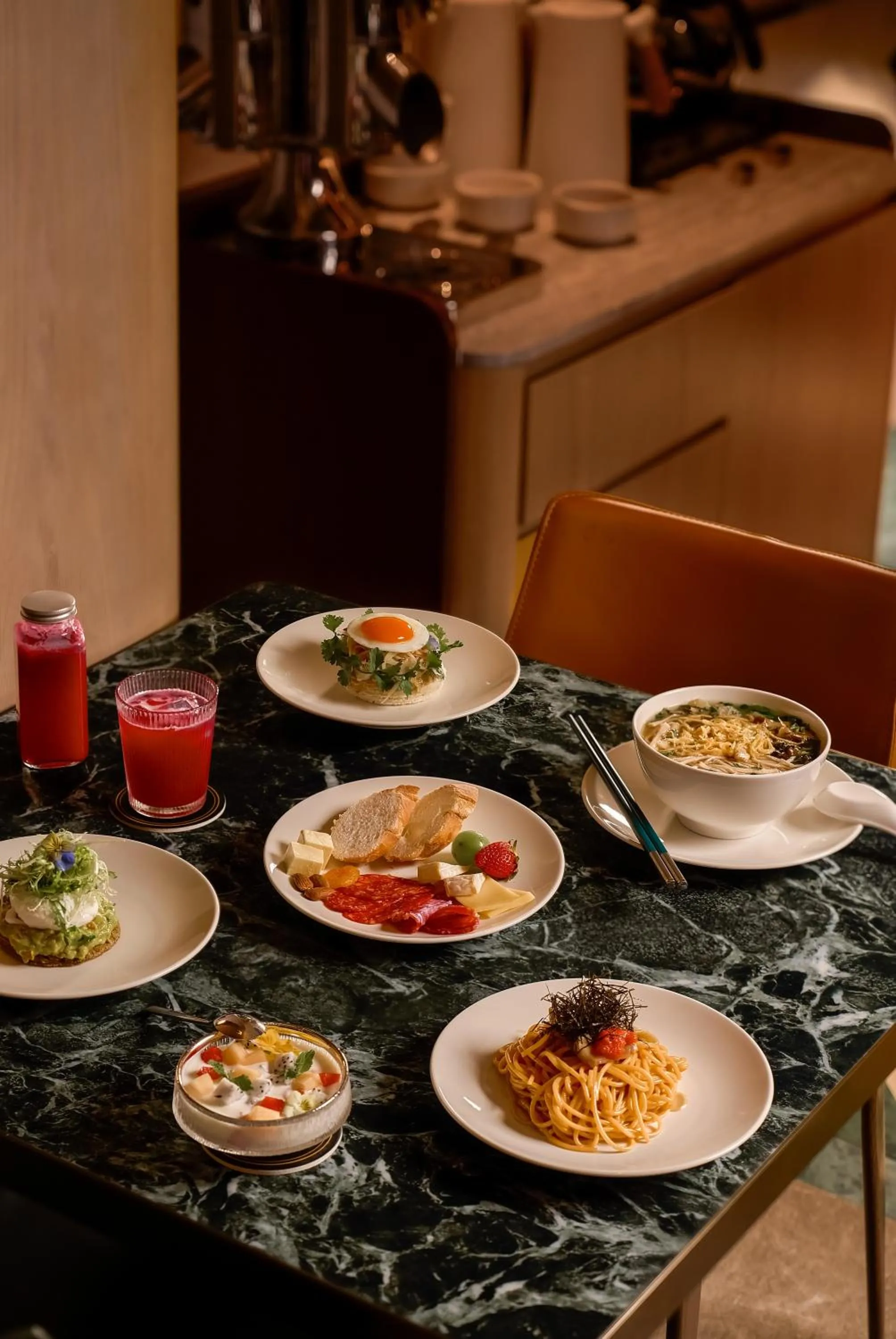 Food and drinks in La Siesta Premium Lakeside