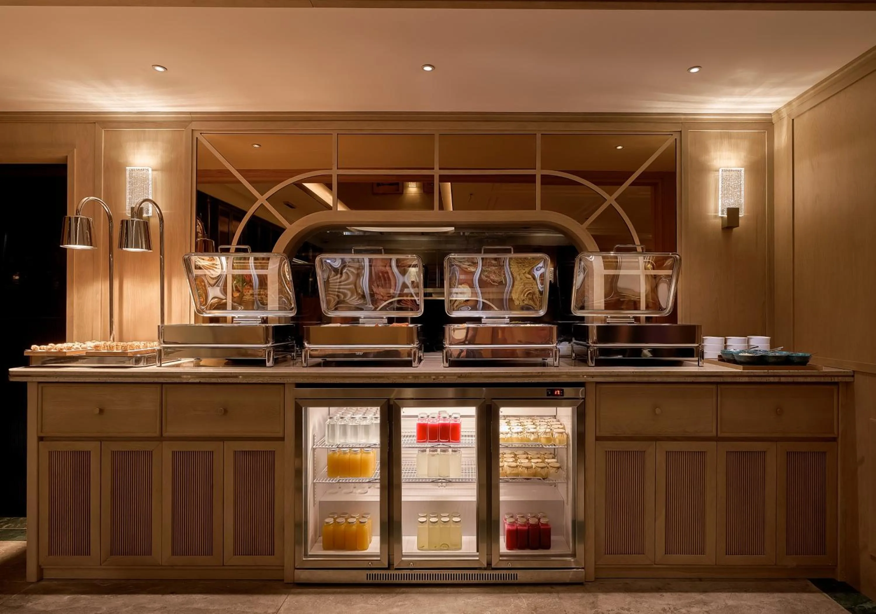 Food and drinks in La Siesta Premium Lakeside