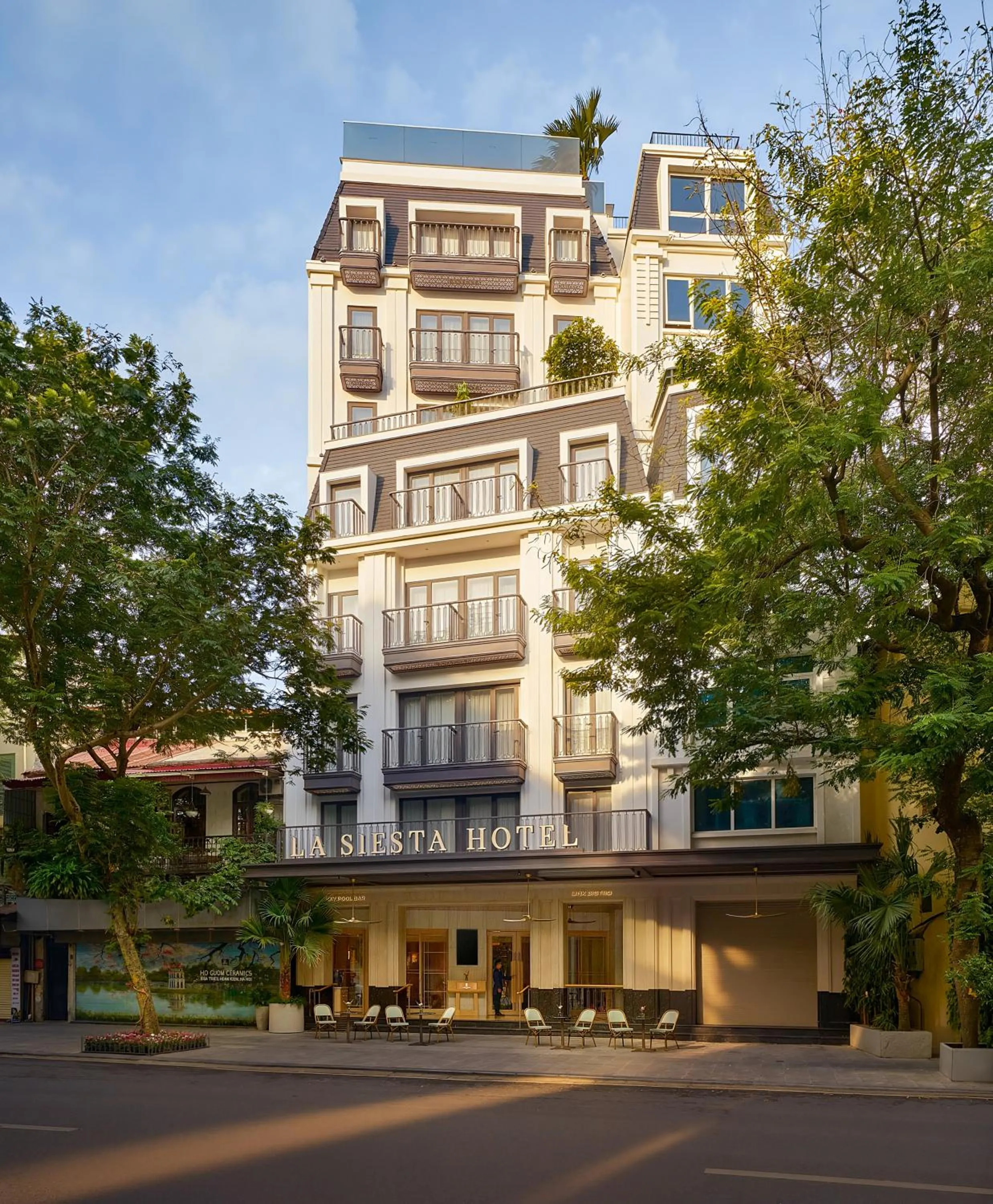 Facade/entrance in La Siesta Premium Lakeside