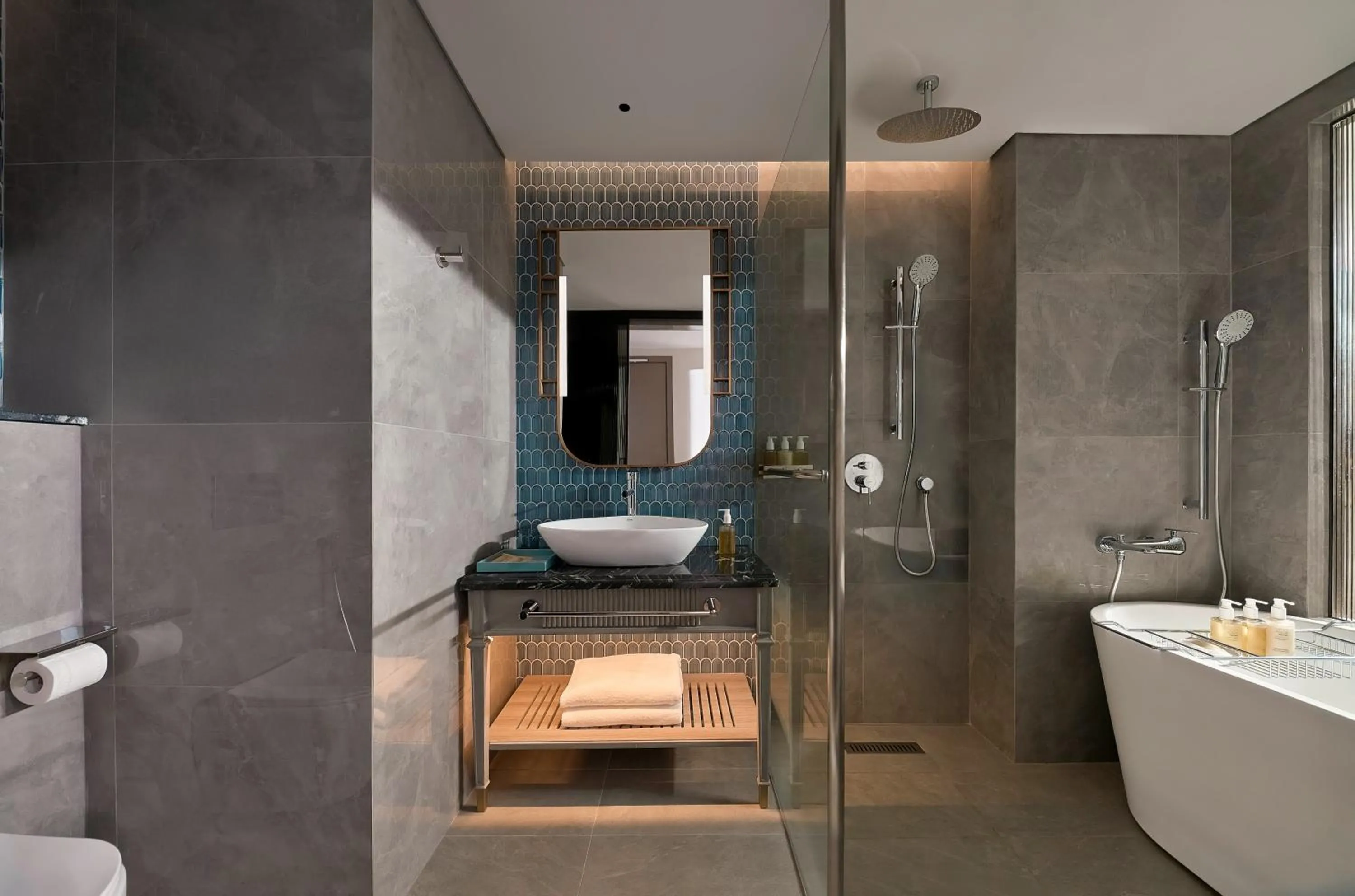 Shower in La Siesta Premium Lakeside