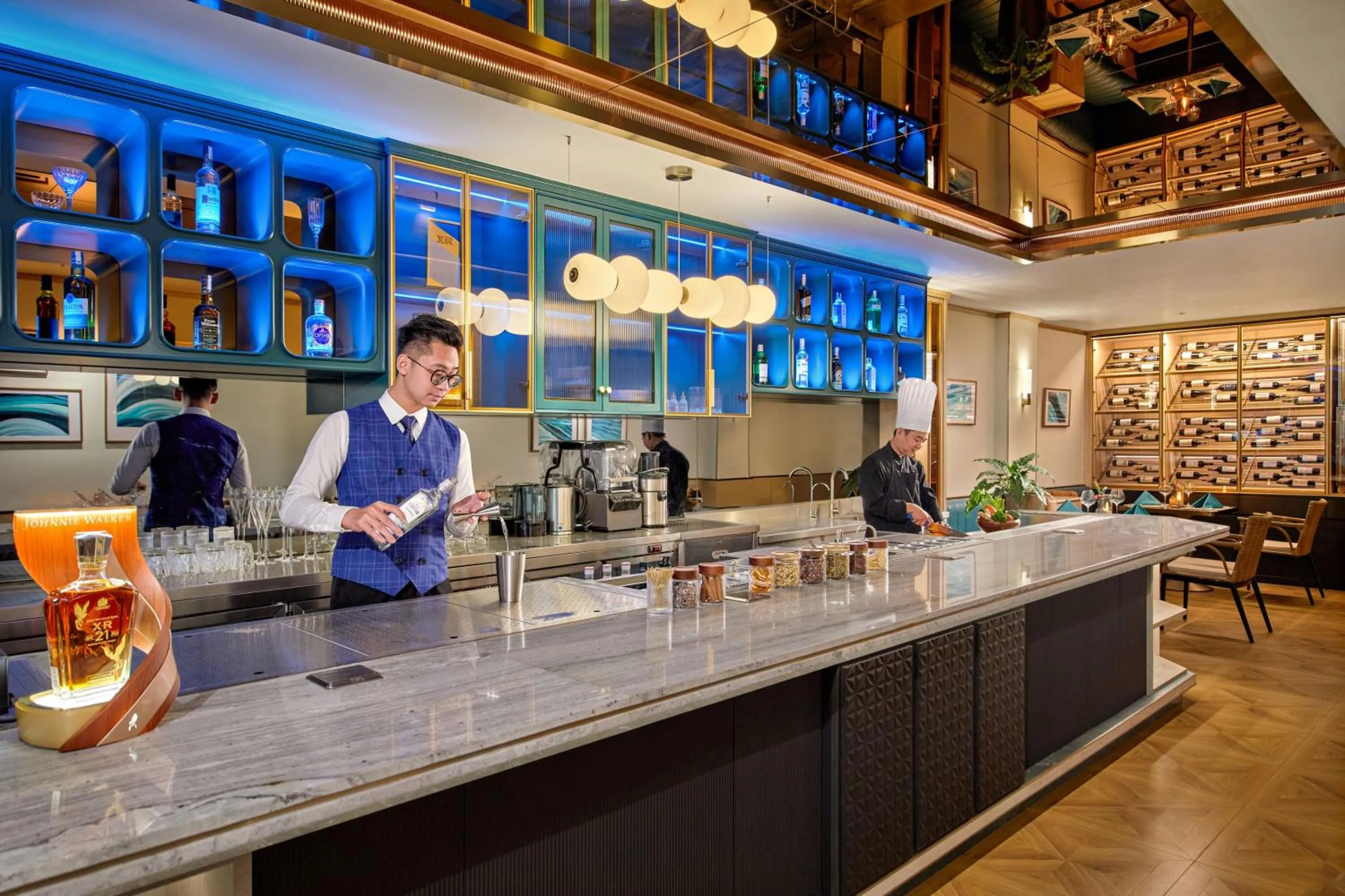 Restaurant/places to eat in La Siesta Premium Lakeside