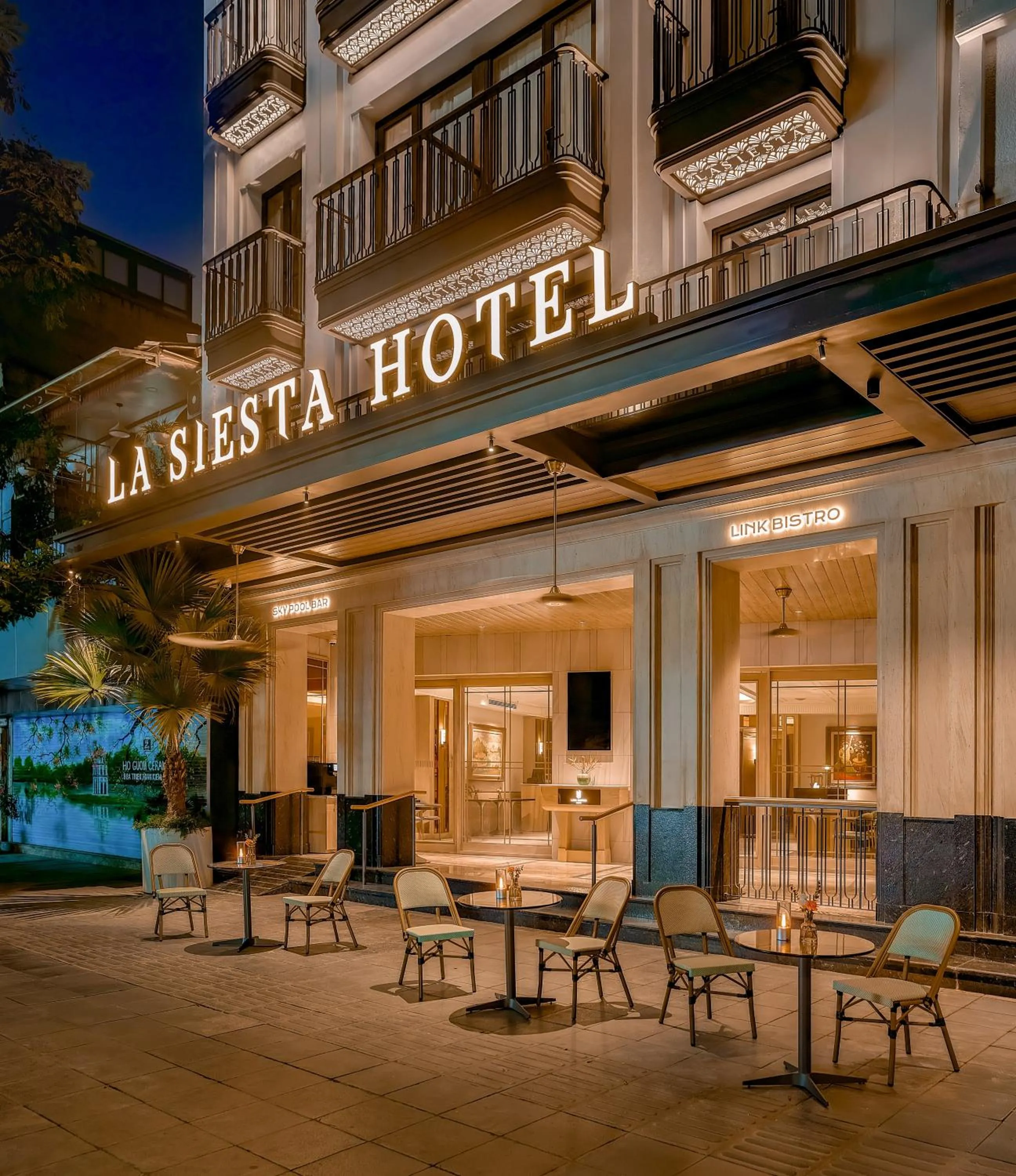 Balcony/Terrace in La Siesta Premium Lakeside