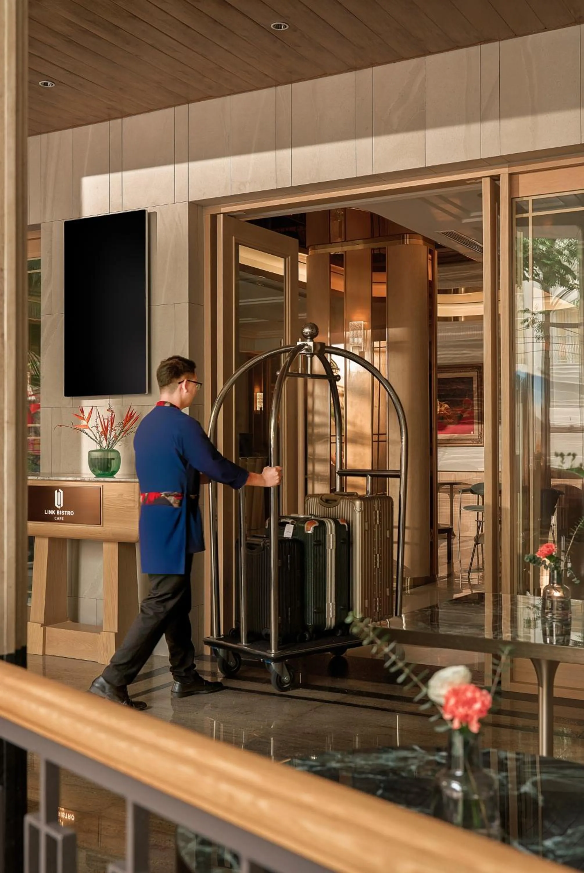 concierge in La Siesta Premium Lakeside