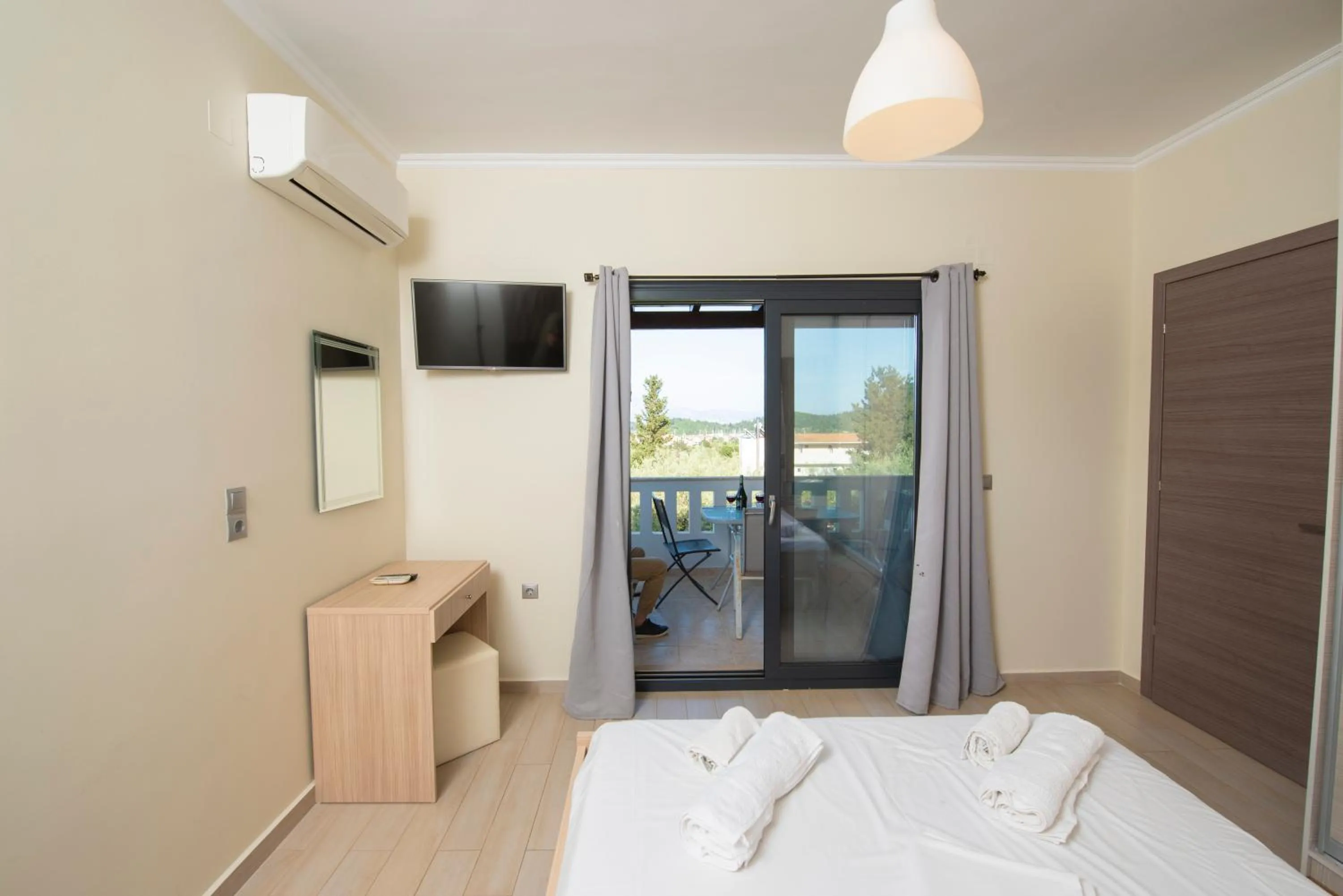 Bed in Golden Sun Villas