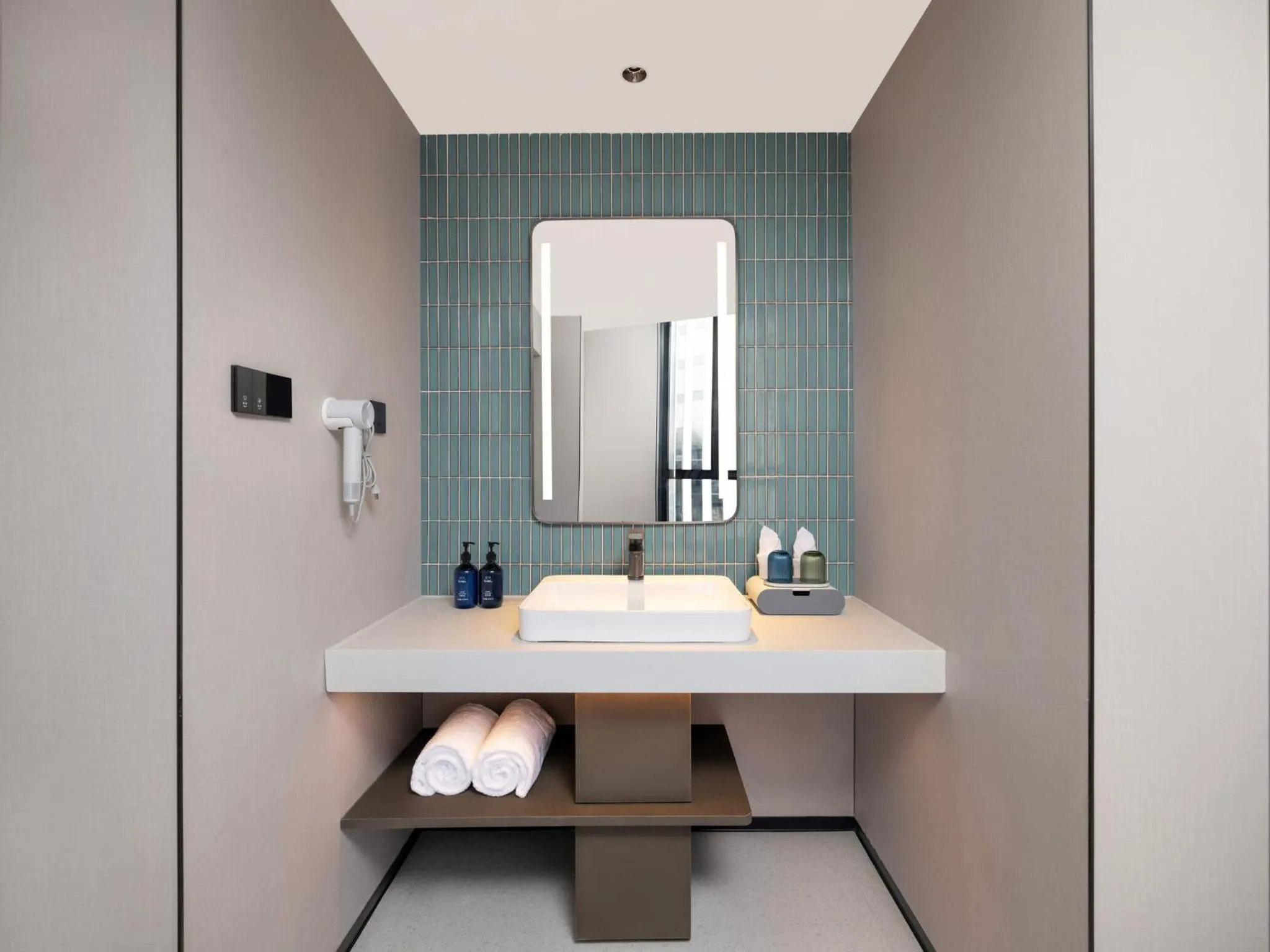 Photo of the whole room in Holiday Inn Express Shanghai on The Bund by IHG