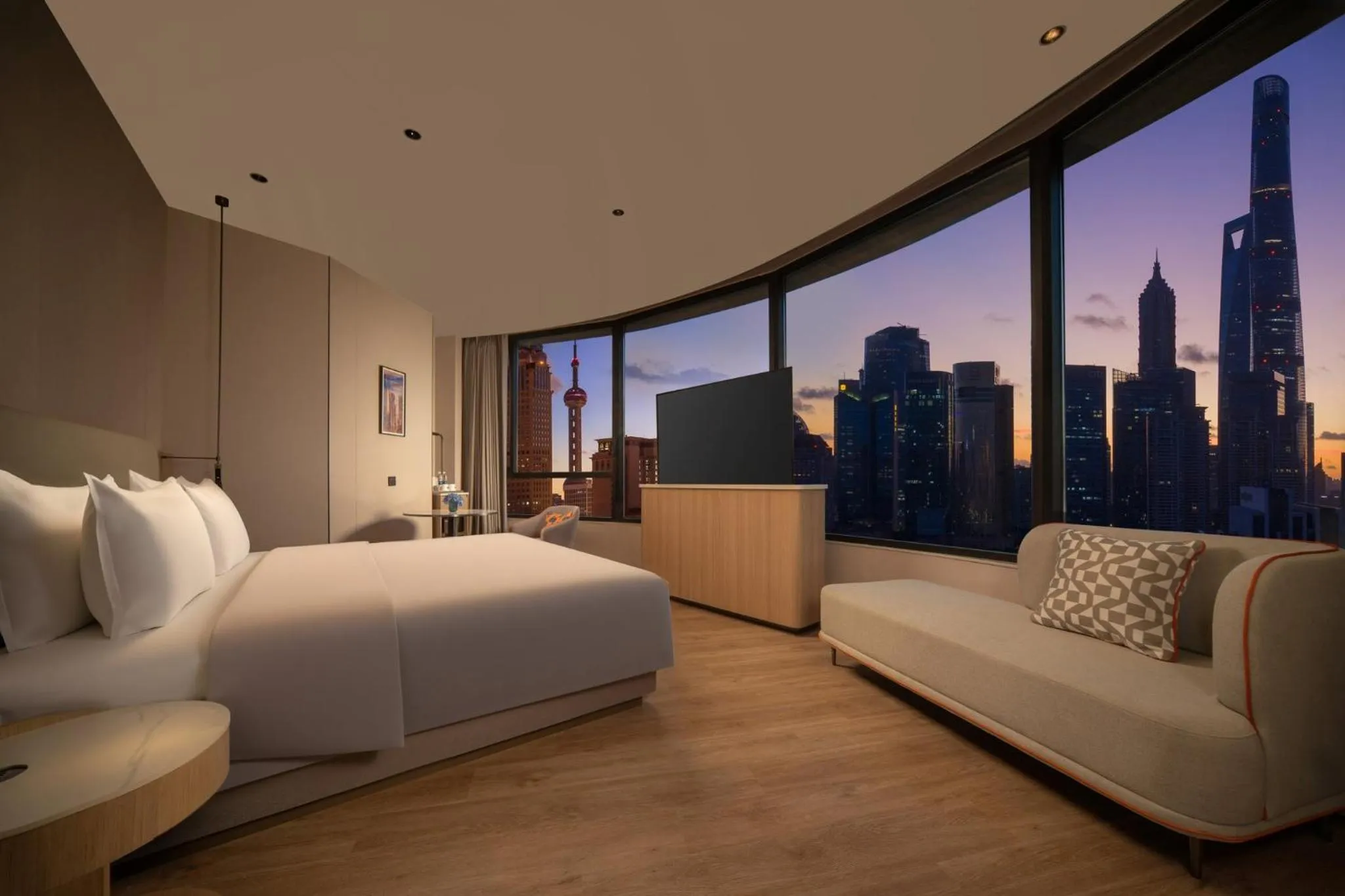 Photo of the whole room, Bed in Holiday Inn Express Shanghai on The Bund by IHG