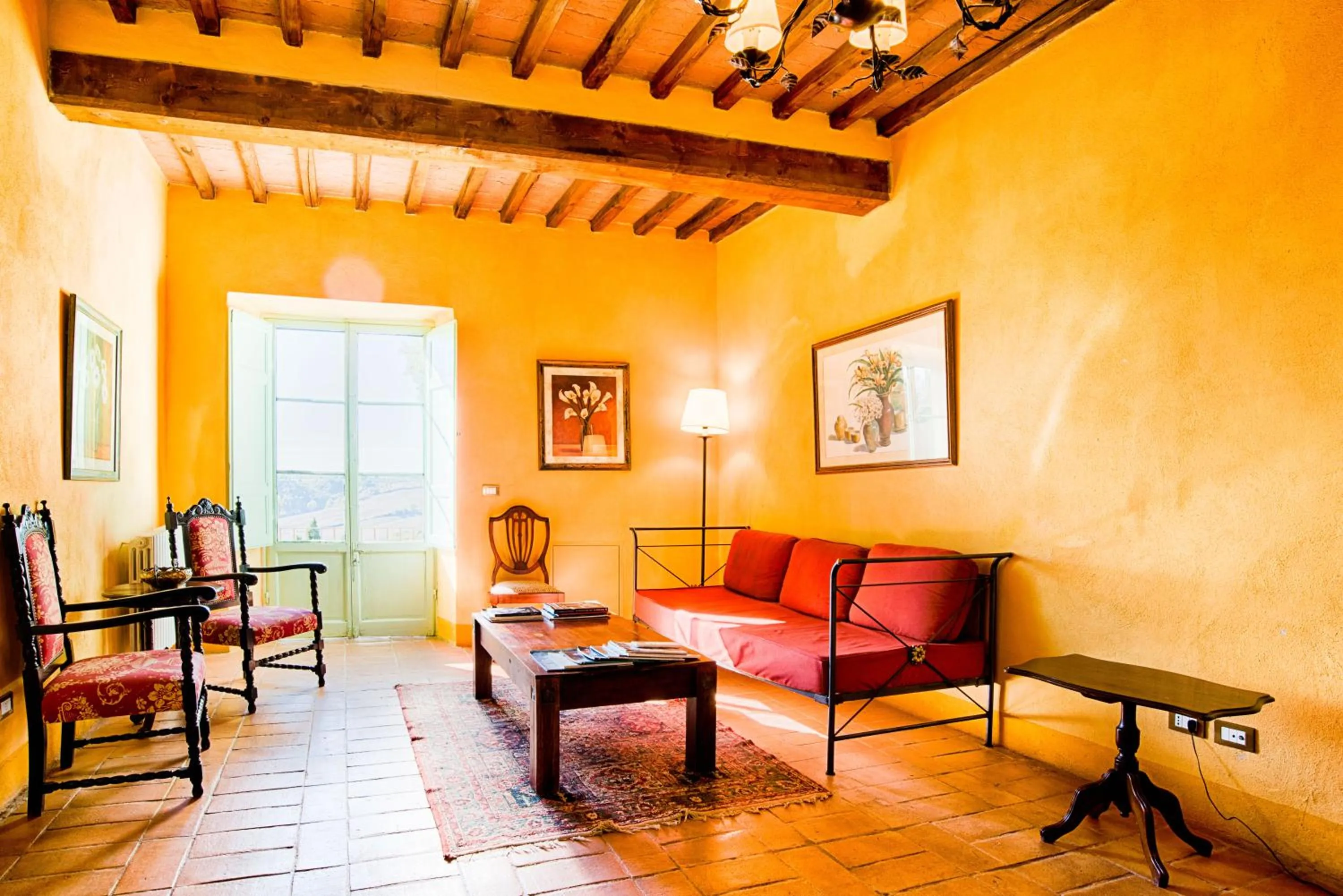 Living room in Borgo Laticastelli