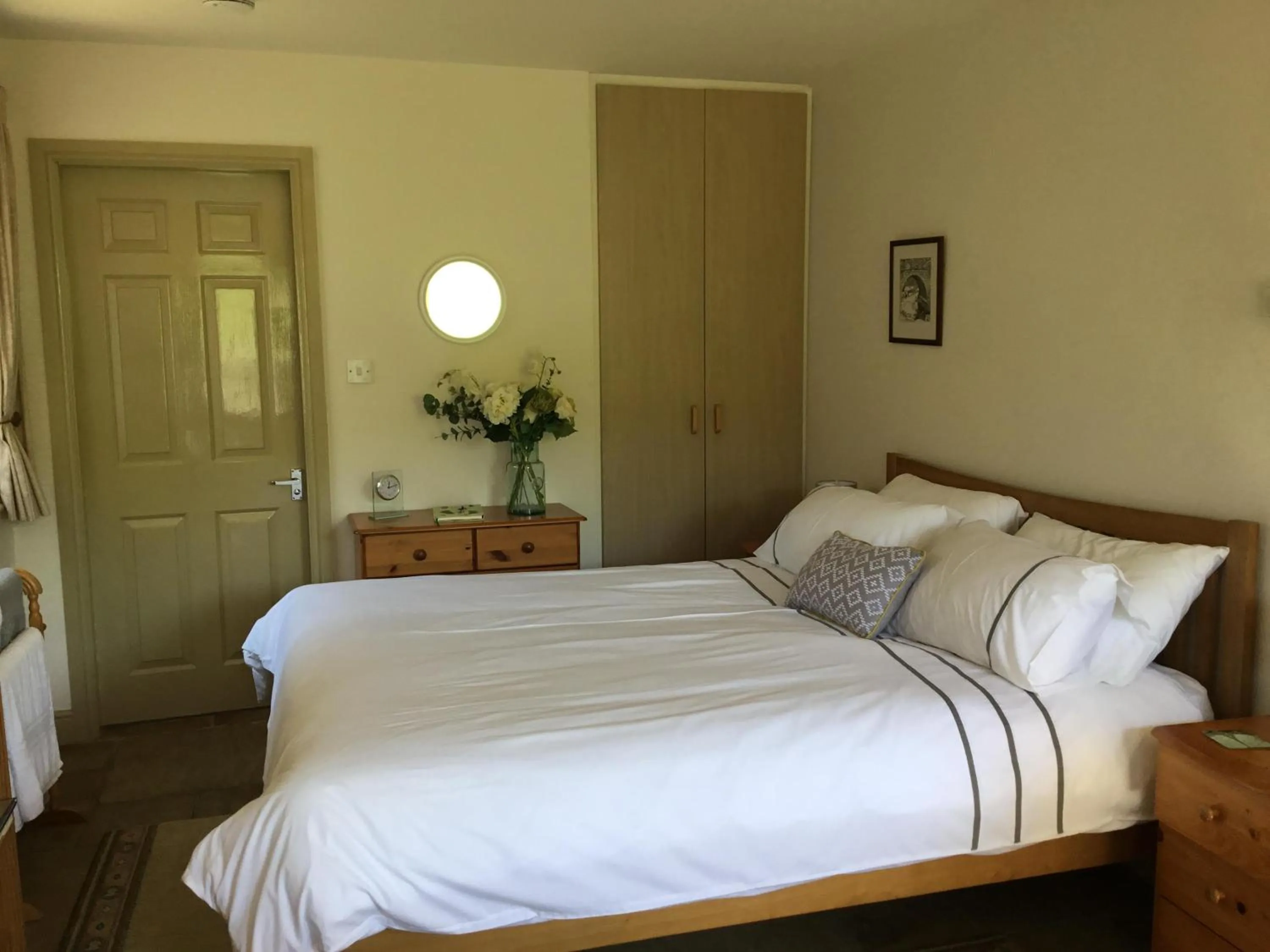 Bedroom, Bed in The Burnside