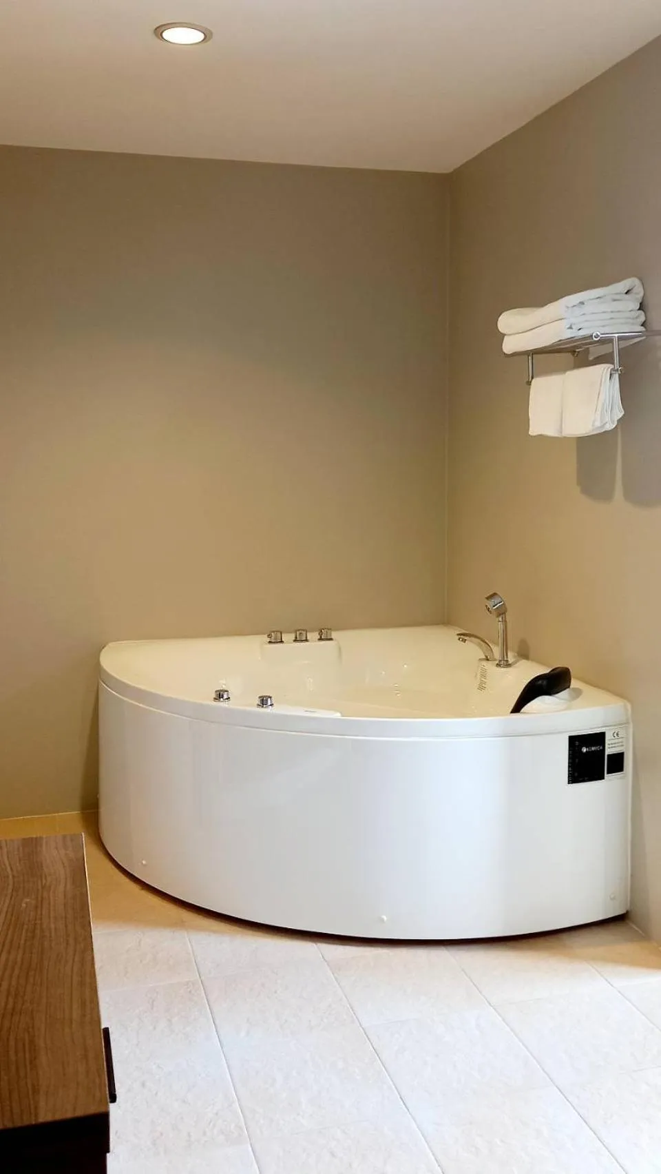 Hot Tub in The Desiign Hotel - SHA