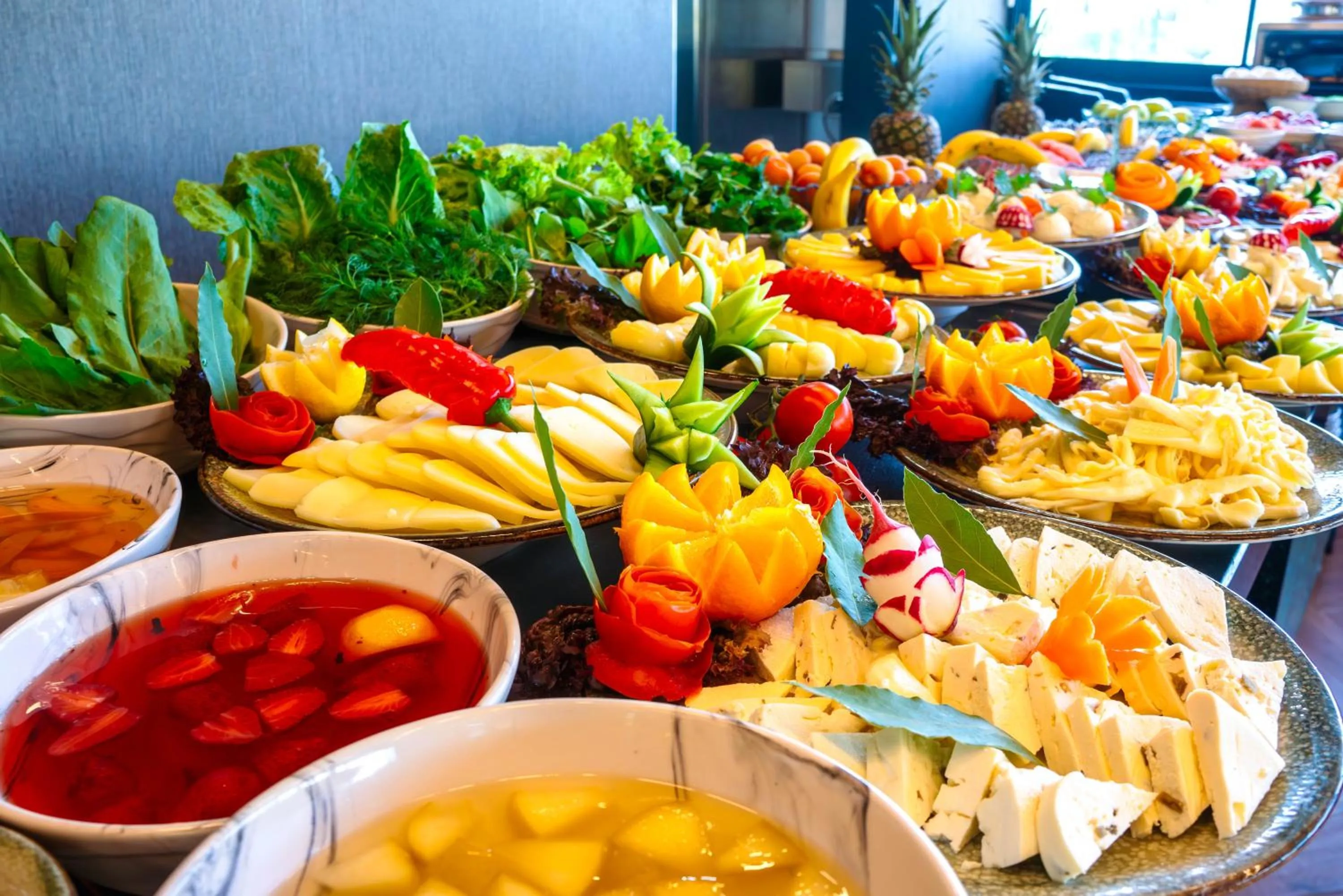 Food and drinks in ivy Hotel Spa