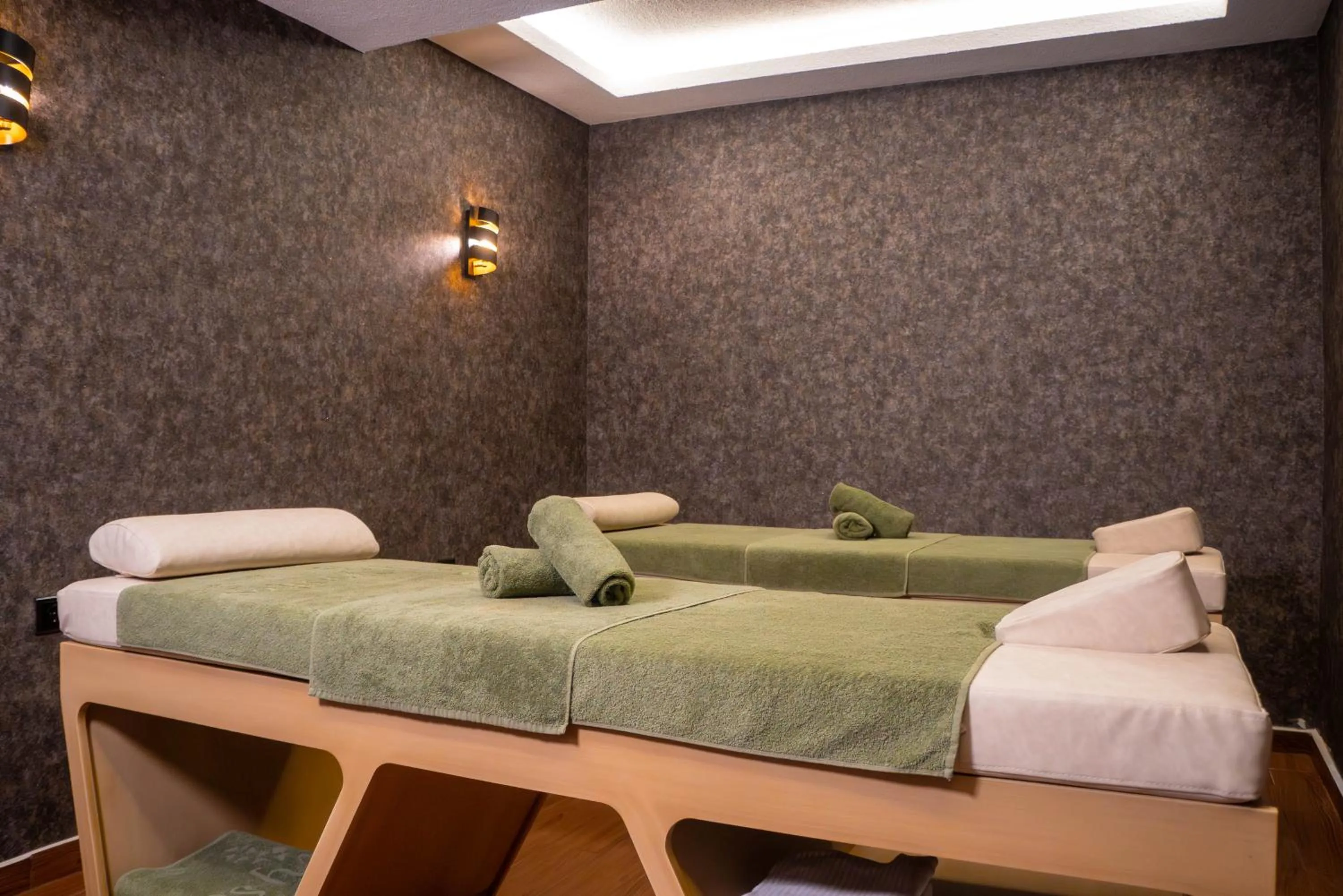 Massage, Bed in ivy Hotel Spa