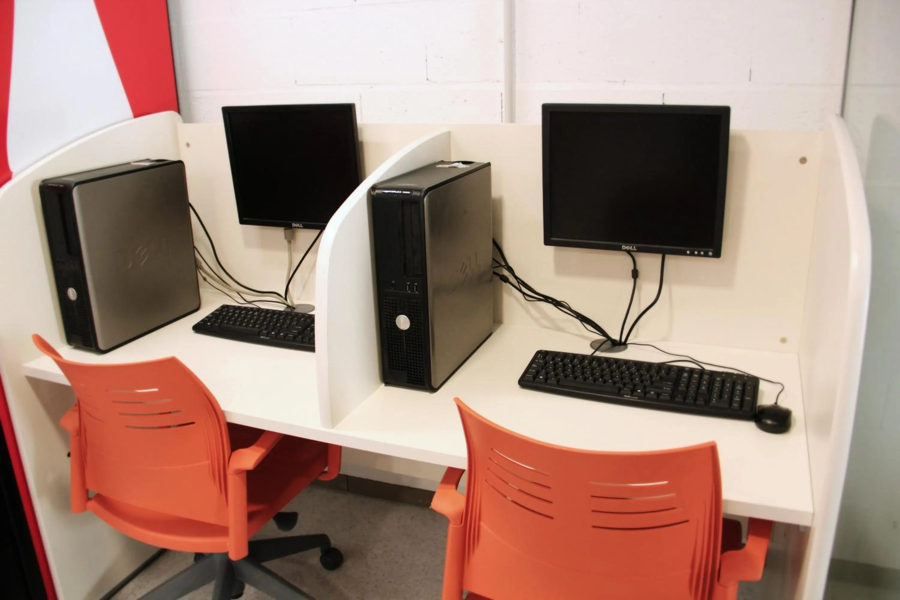 TV and multimedia in Scout Madrid Hostel