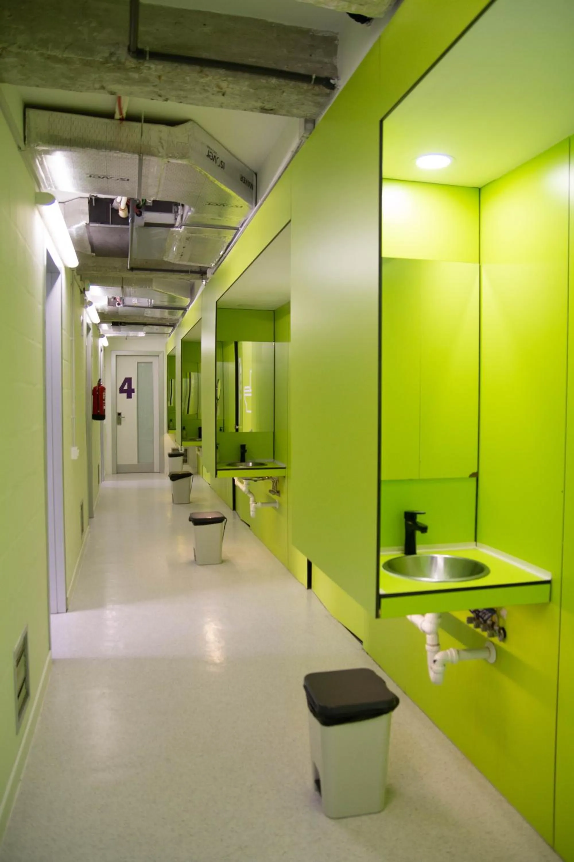 Bathroom in Scout Madrid Hostel