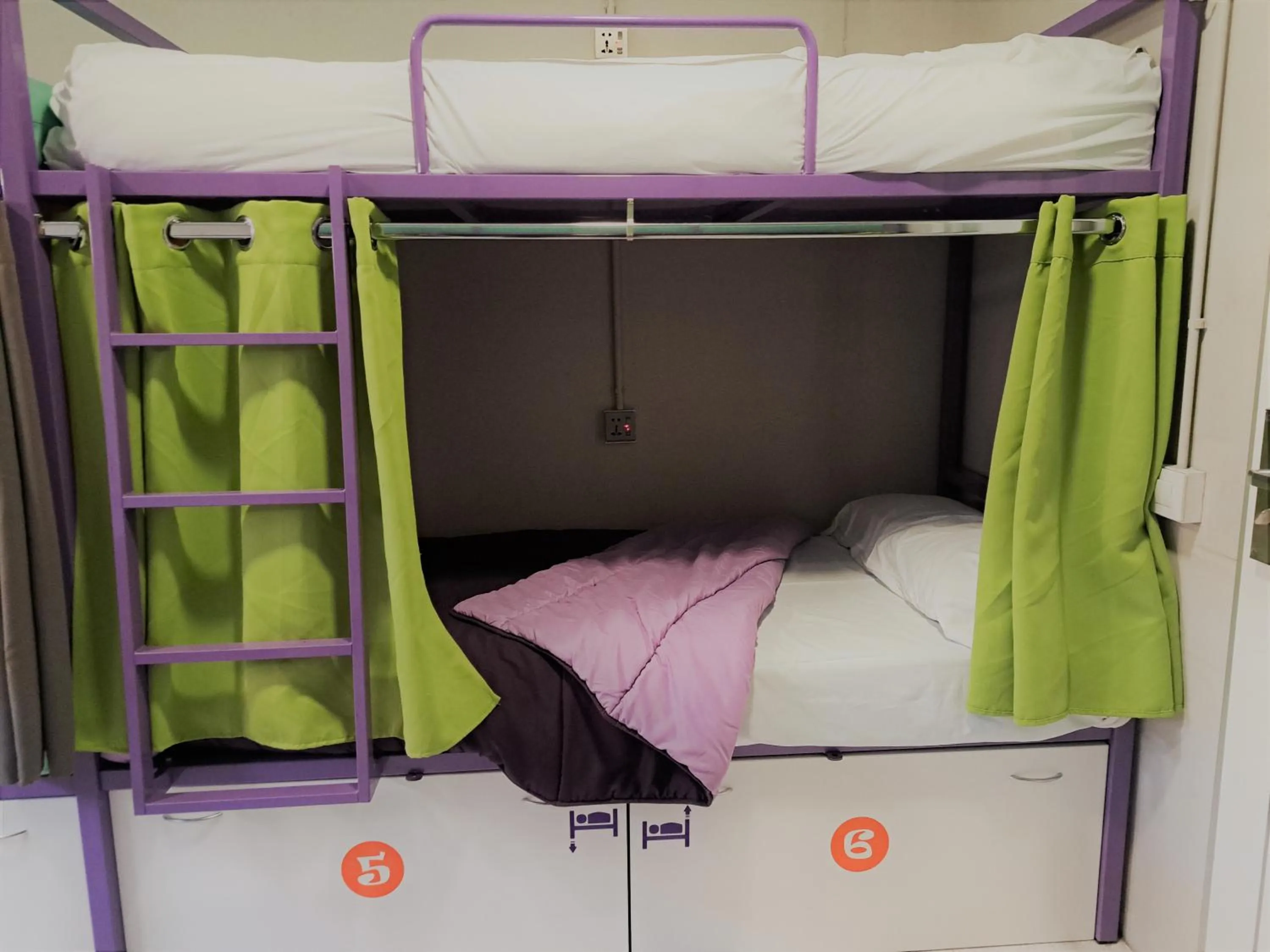 bunk bed, Bed in Scout Madrid Hostel