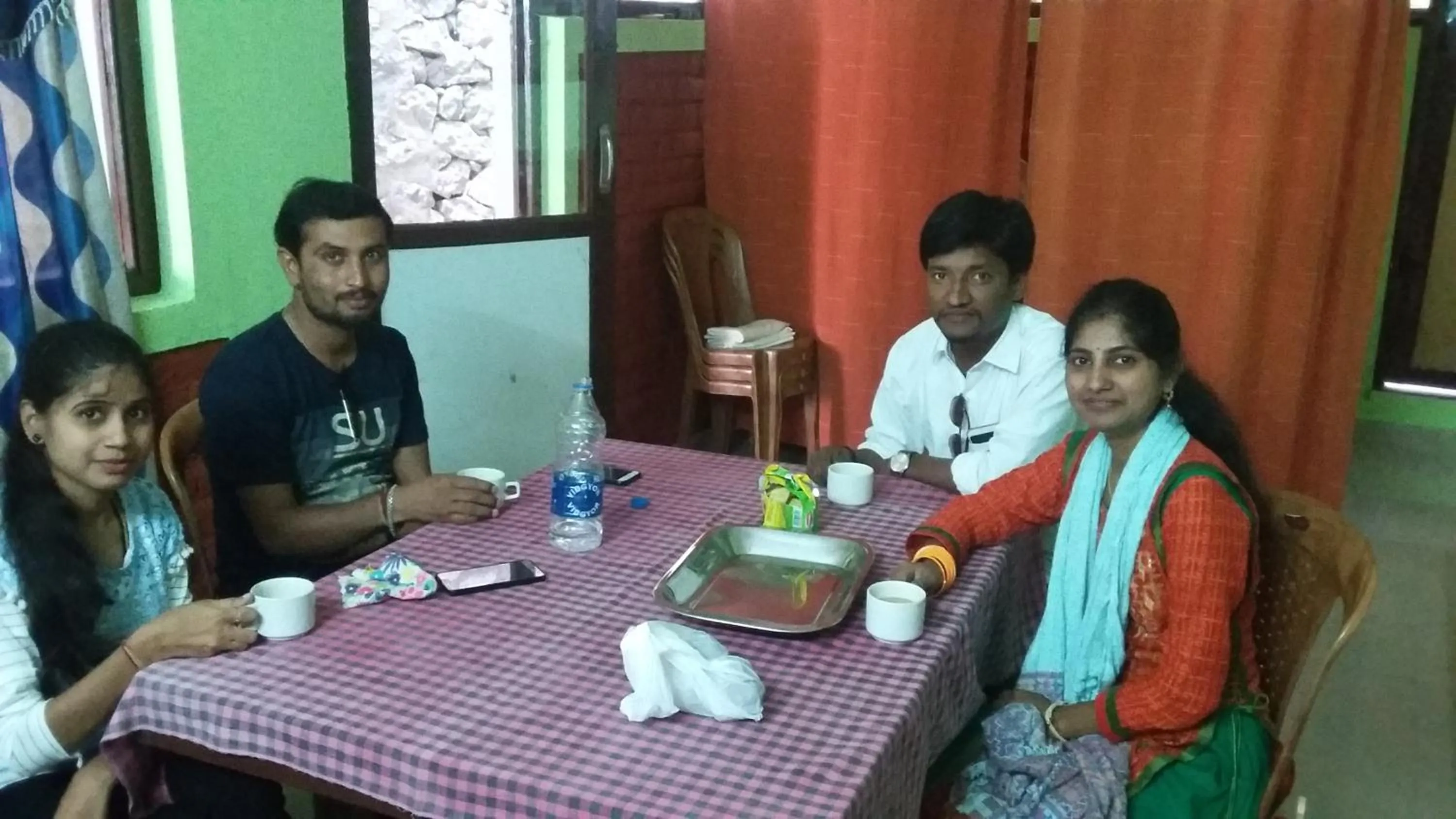 Restaurant/places to eat in Quadriya Palace