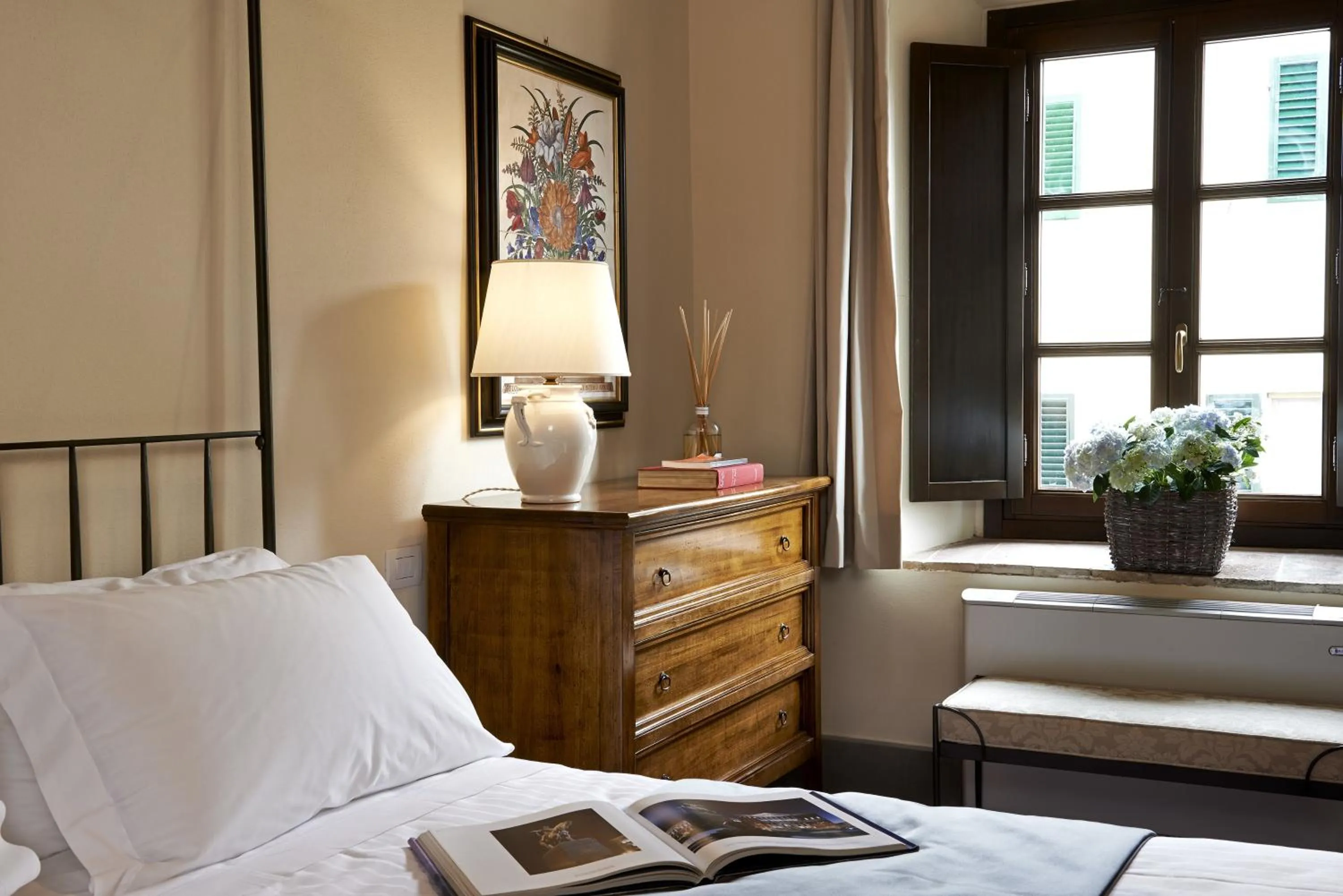 Bedroom, Bed in Villa Medicea di Lilliano