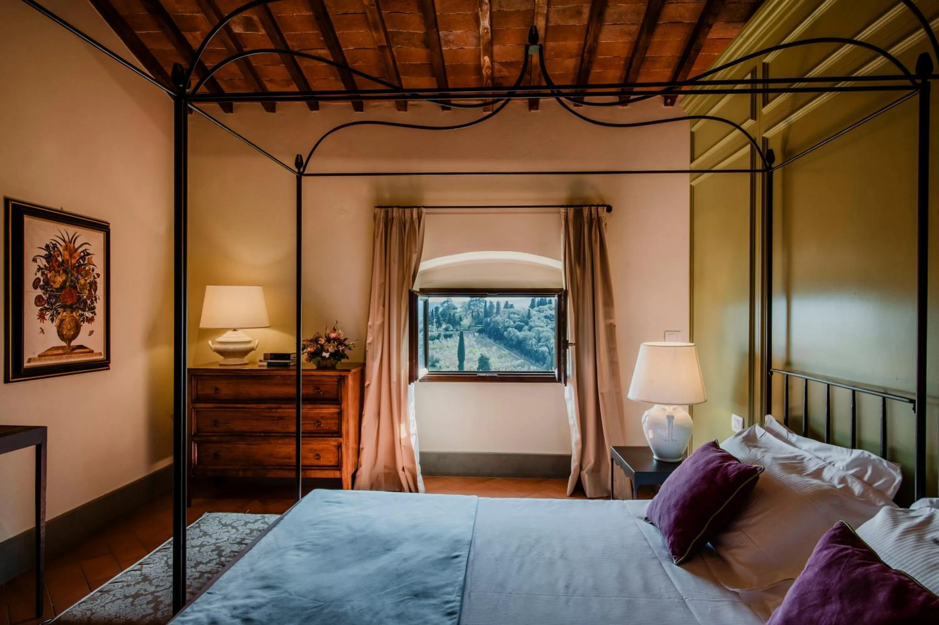 View (from property/room), Bed in Villa Medicea di Lilliano
