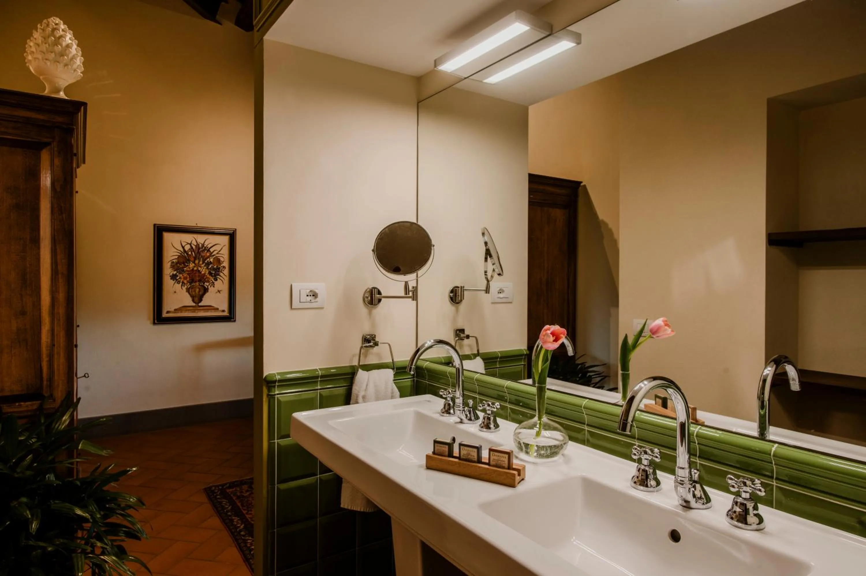 Bathroom in Villa Medicea di Lilliano