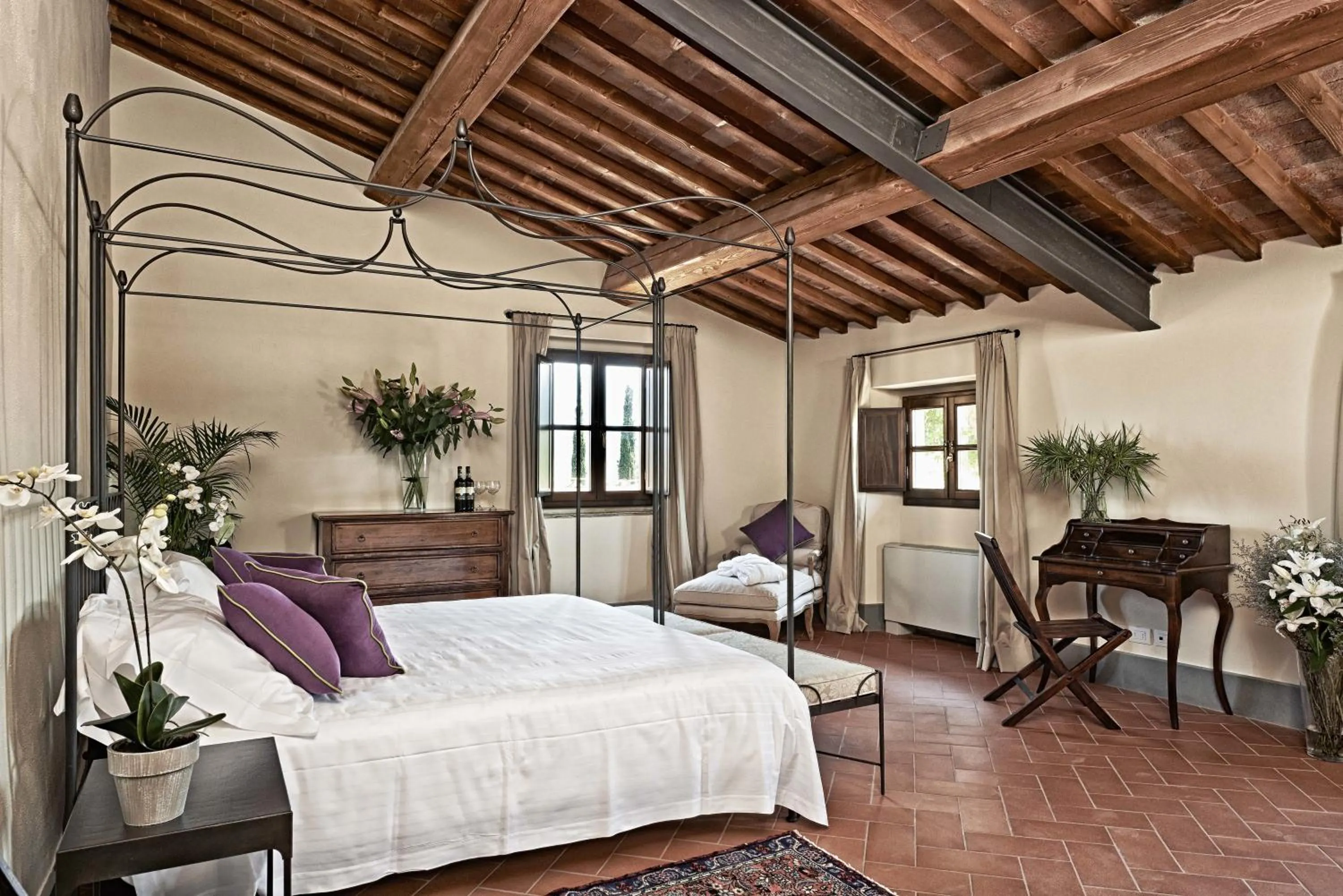 Bed in Villa Medicea di Lilliano
