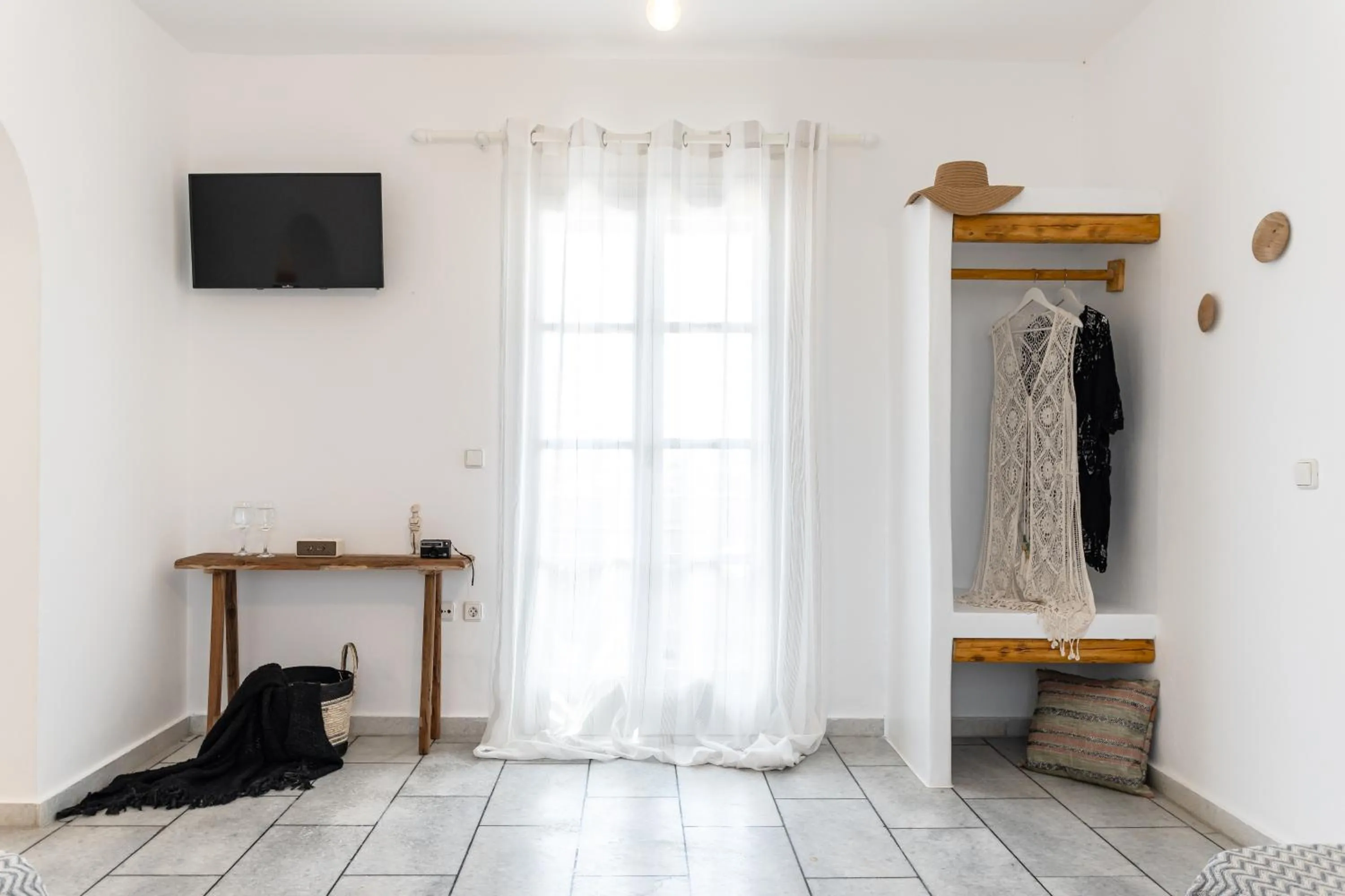 Shower in Naxian Serenity Suites