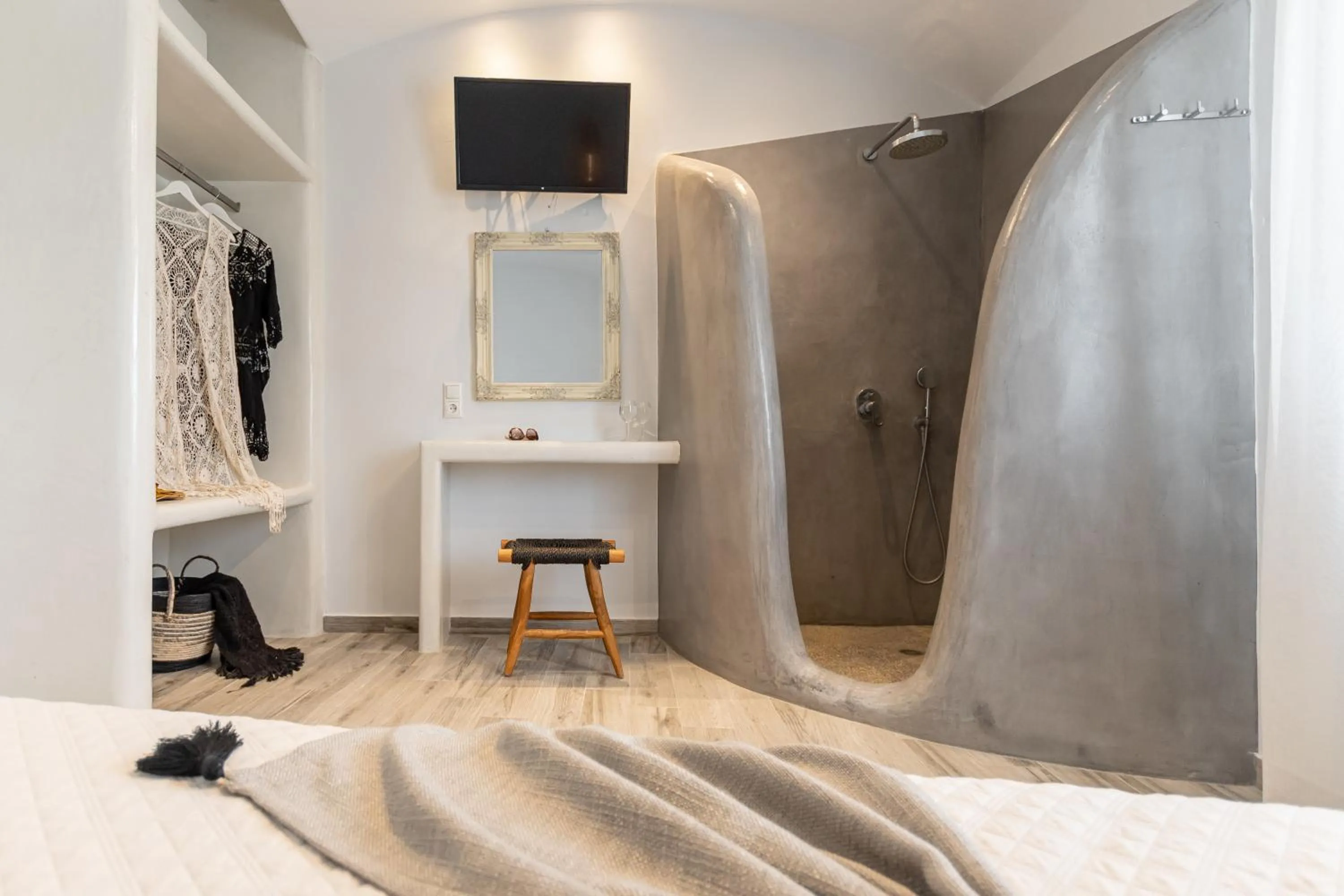 Shower in Naxian Serenity Suites