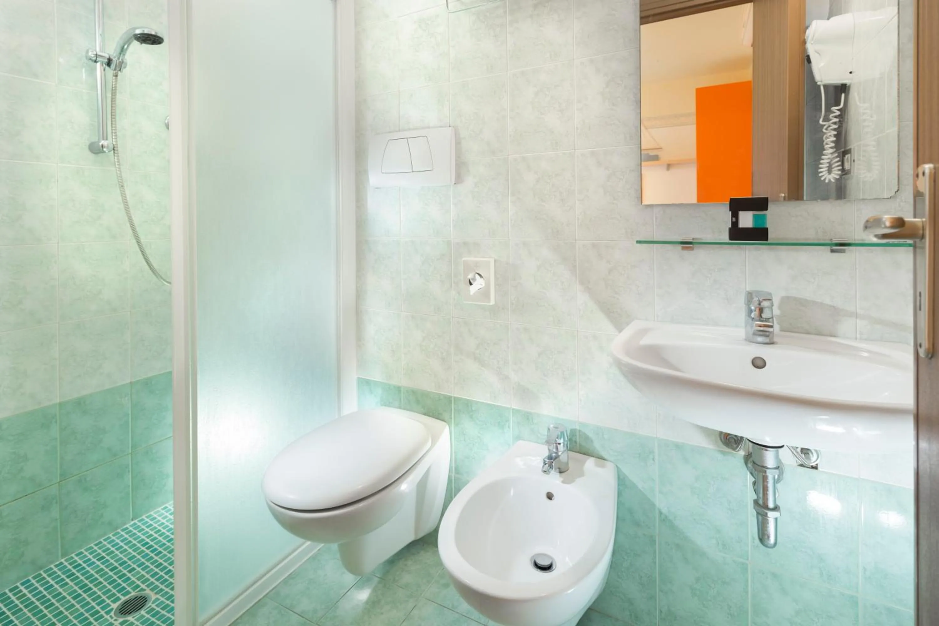 Shower in Hotel Buona fortuna