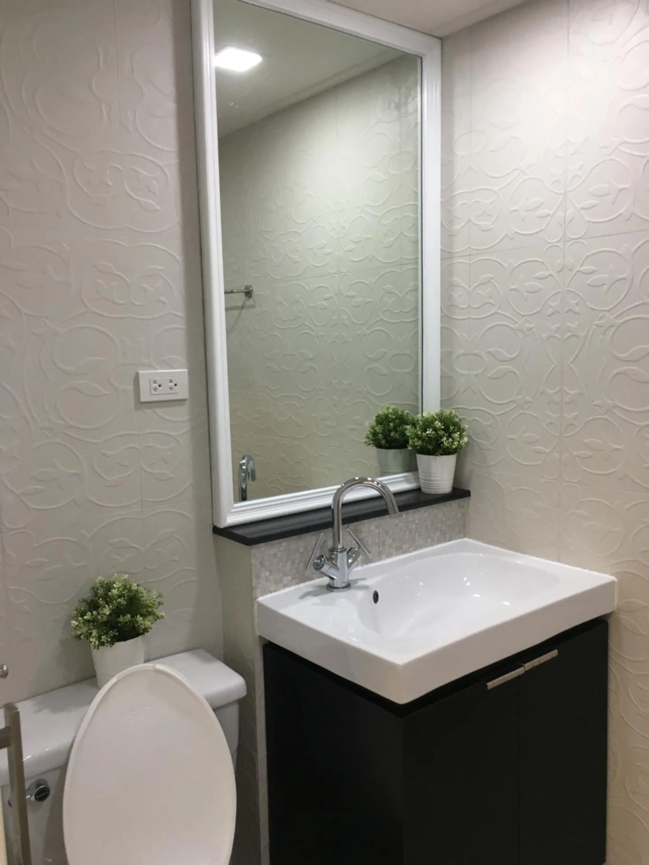 Sandy Beach Condo 17D